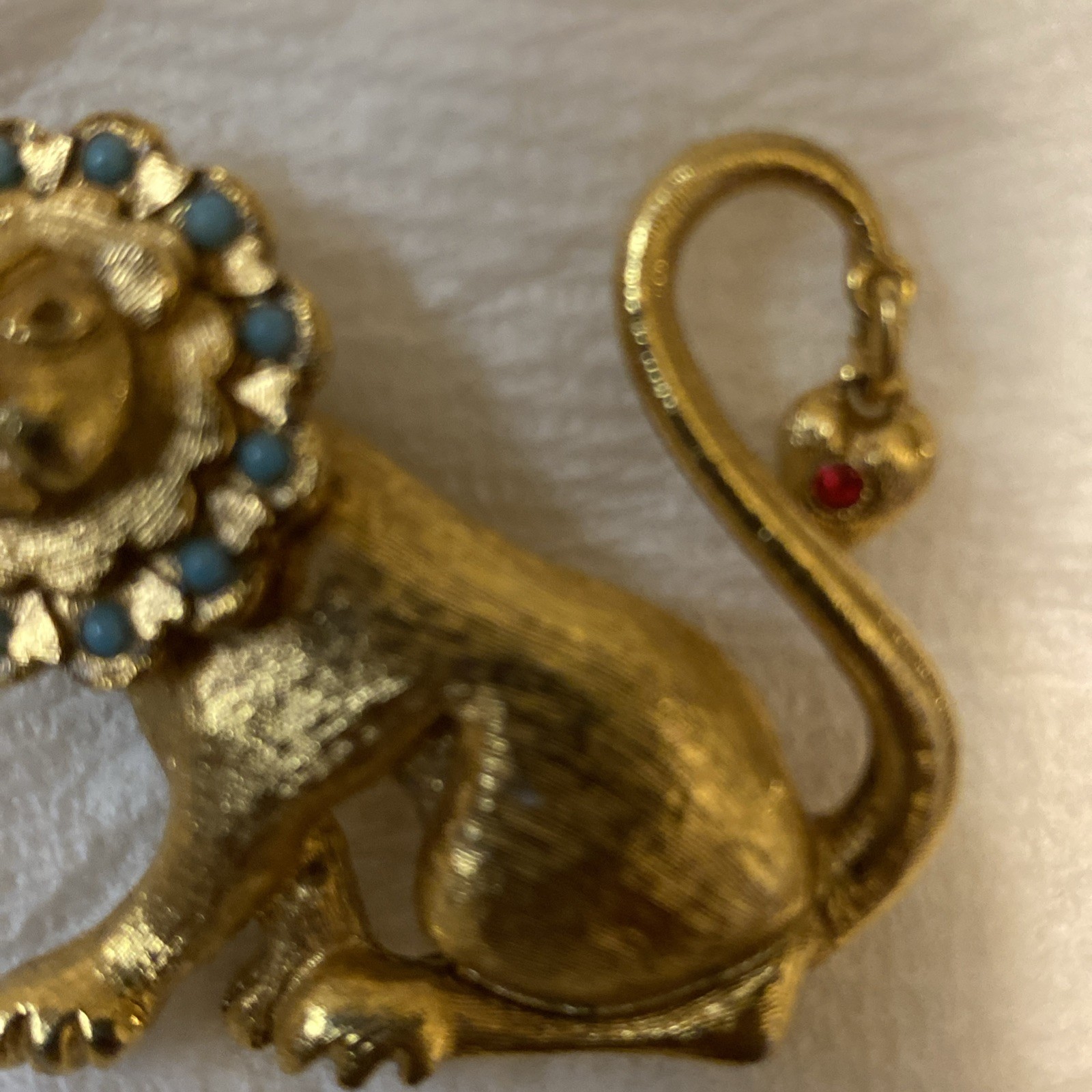 Vtg Lion Faux Turquoise Mane Red Dangle Heart Red Stone Brooch Pin See Pictures