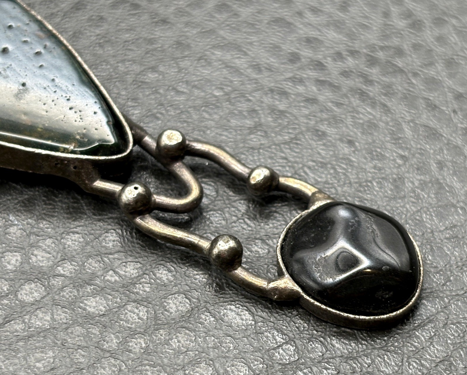 Artisan Brutalist Massive 5.5″ Silver Tone Modernist Stone Pendant Brooch