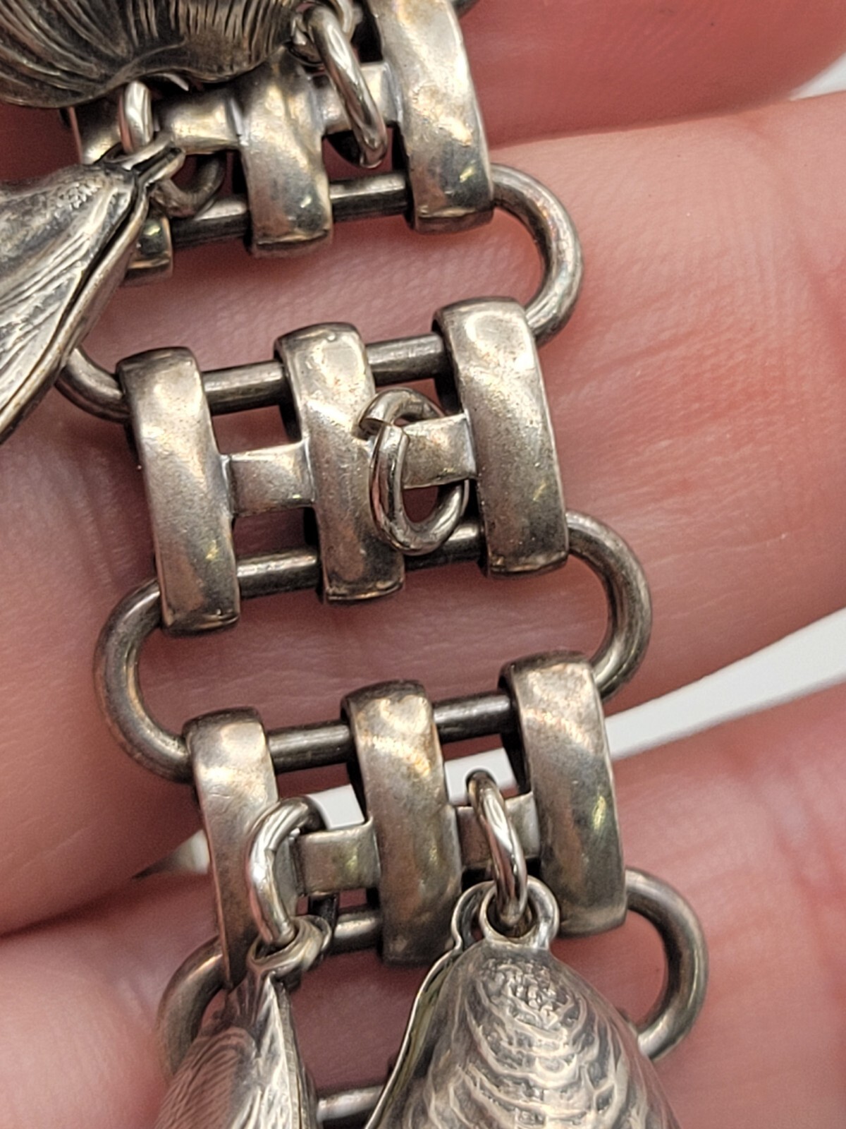 AS IS VINTAGE NAPIER EUGENE BARTOLLI SEASHELL CHARM BRACELET SILVER TONE