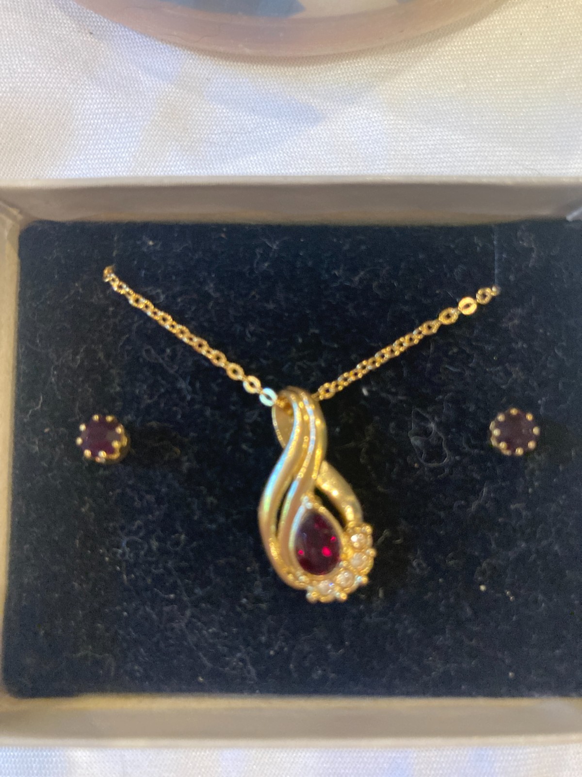 Vintage Avon Simulated Garnet Necklace and Earring Set Teardrop-Shaped Pendant