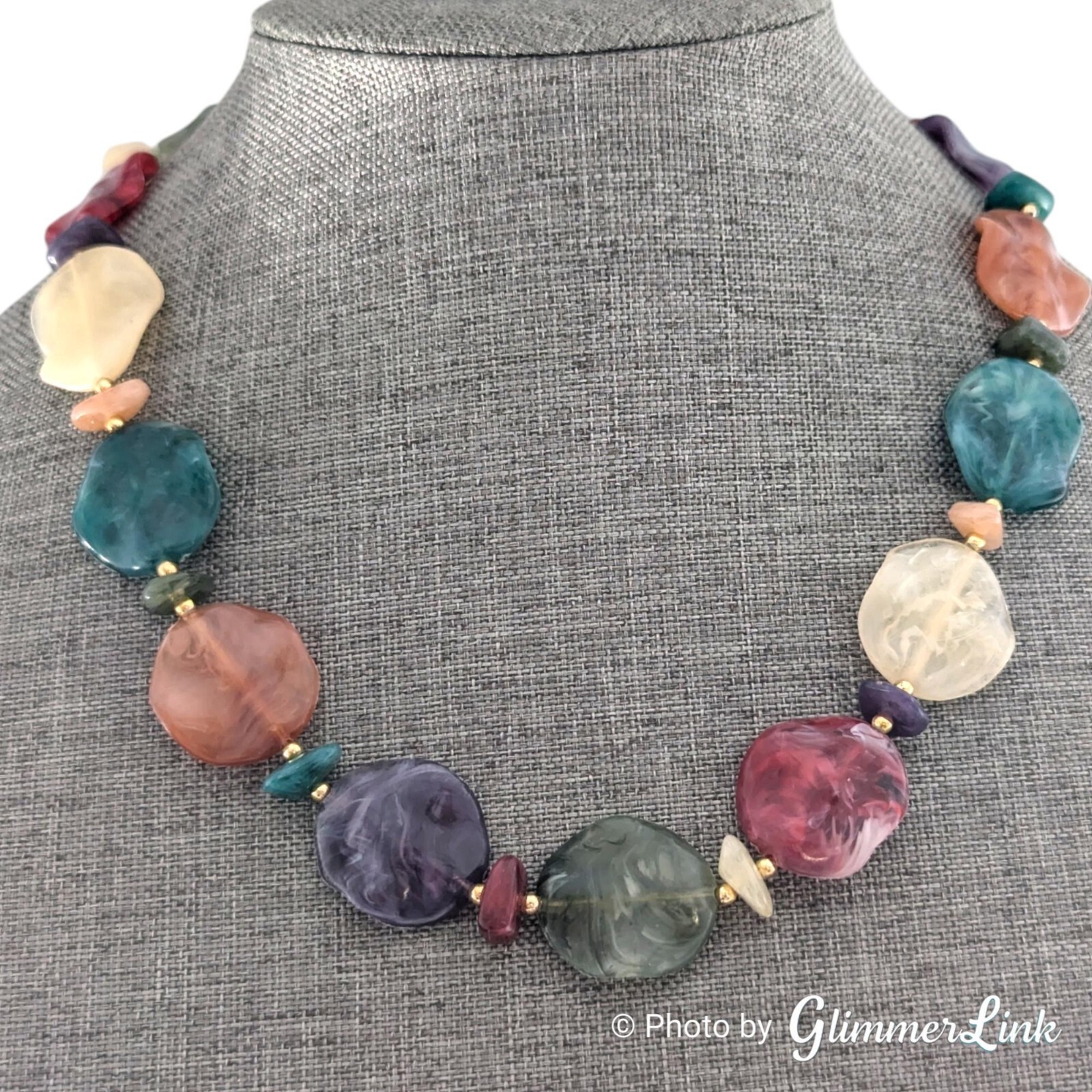 Vintage Multi Color Marbled Plastic Lucite Wavy Disc Chips Beaded Necklace