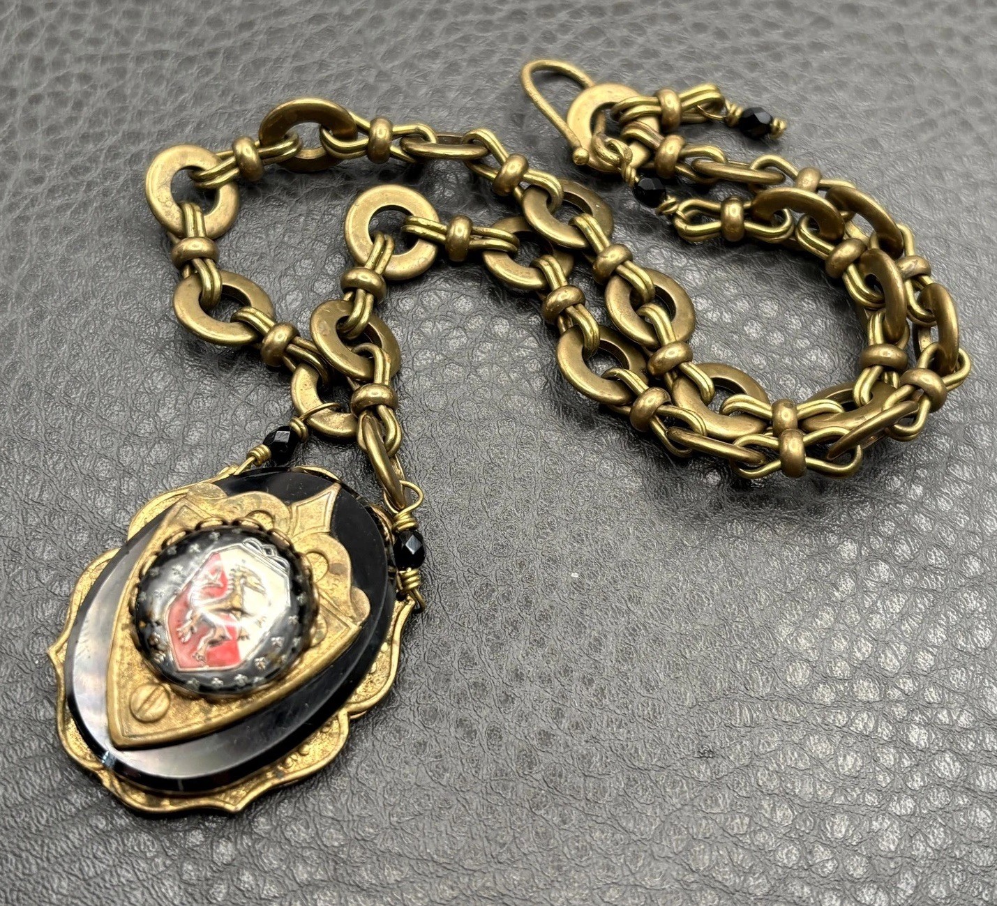 Vintage Heraldic Lion Cameo Chunky Victorian Revival Pendant Chain Necklace 19”