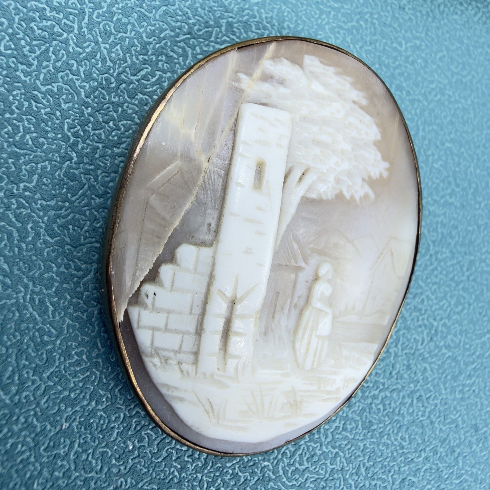 Antique VICTORIAN Carved Scenic Rebecca At The Well Shell CAMEO Brass Brooch Pin