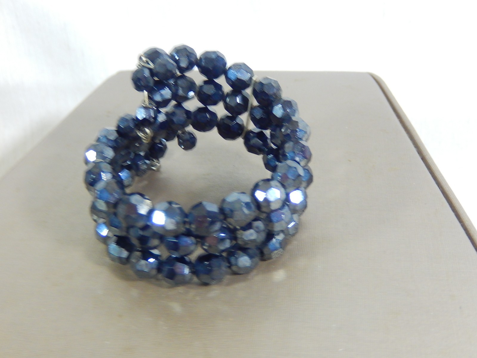 VTG RETRO HEMATITE CRYSTAL BEAD 3 ROW COIL WRAP BRACELET WITH DANGLES