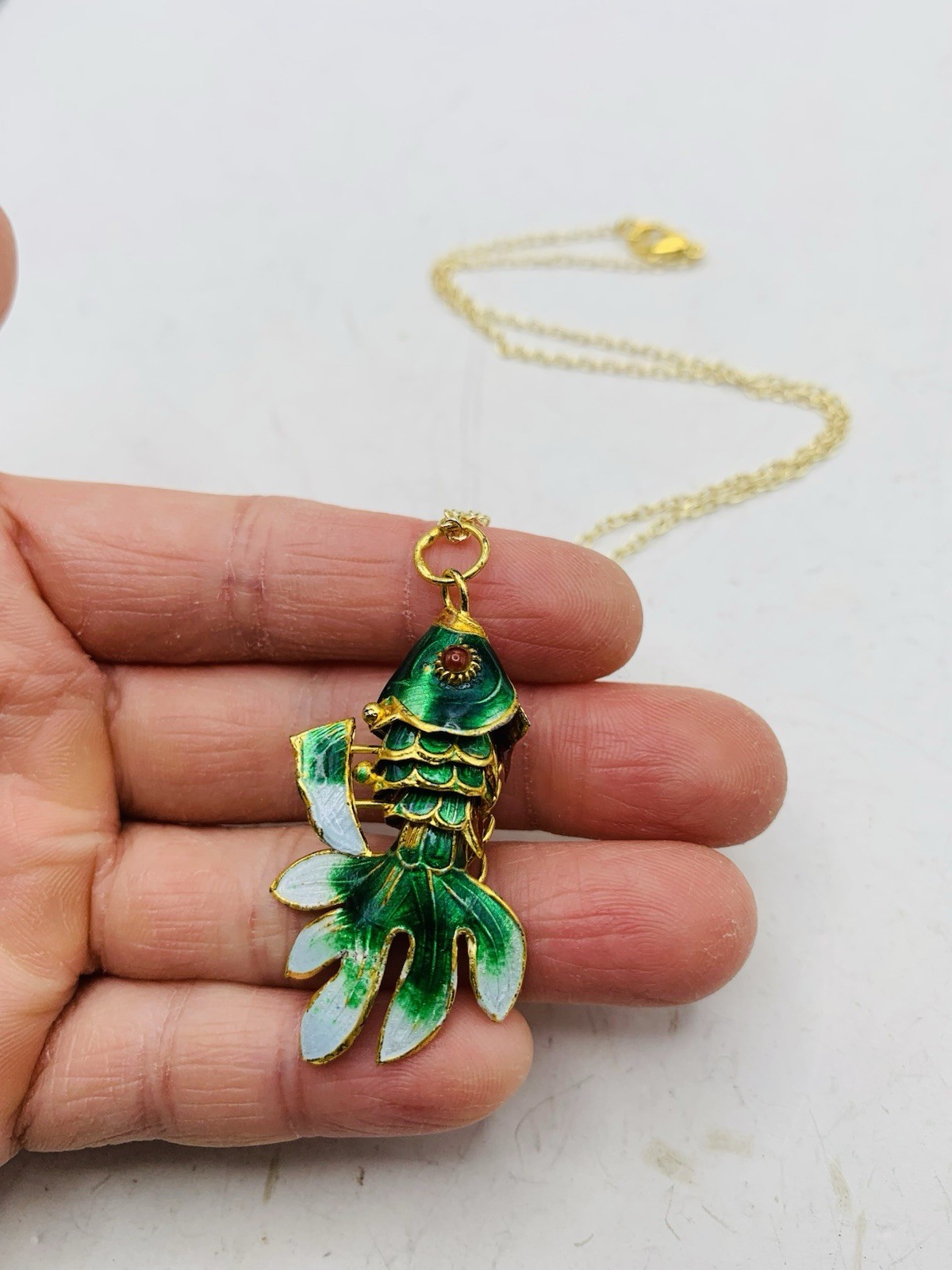 Vintage Lucky Asian Chinese Enamel Articulated Green Gold Tone Fish 16” Necklace