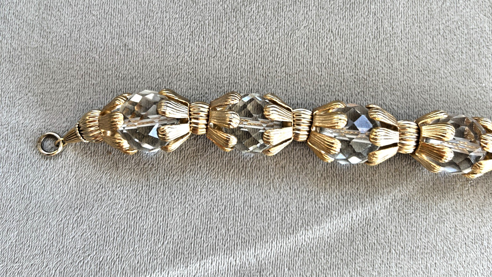 VINTAGE SARAH COVENTRY GOLDEN ICE CLEAR CRYSTAL GOLDTONE BEAD BRACELET 9″ X 3/4″