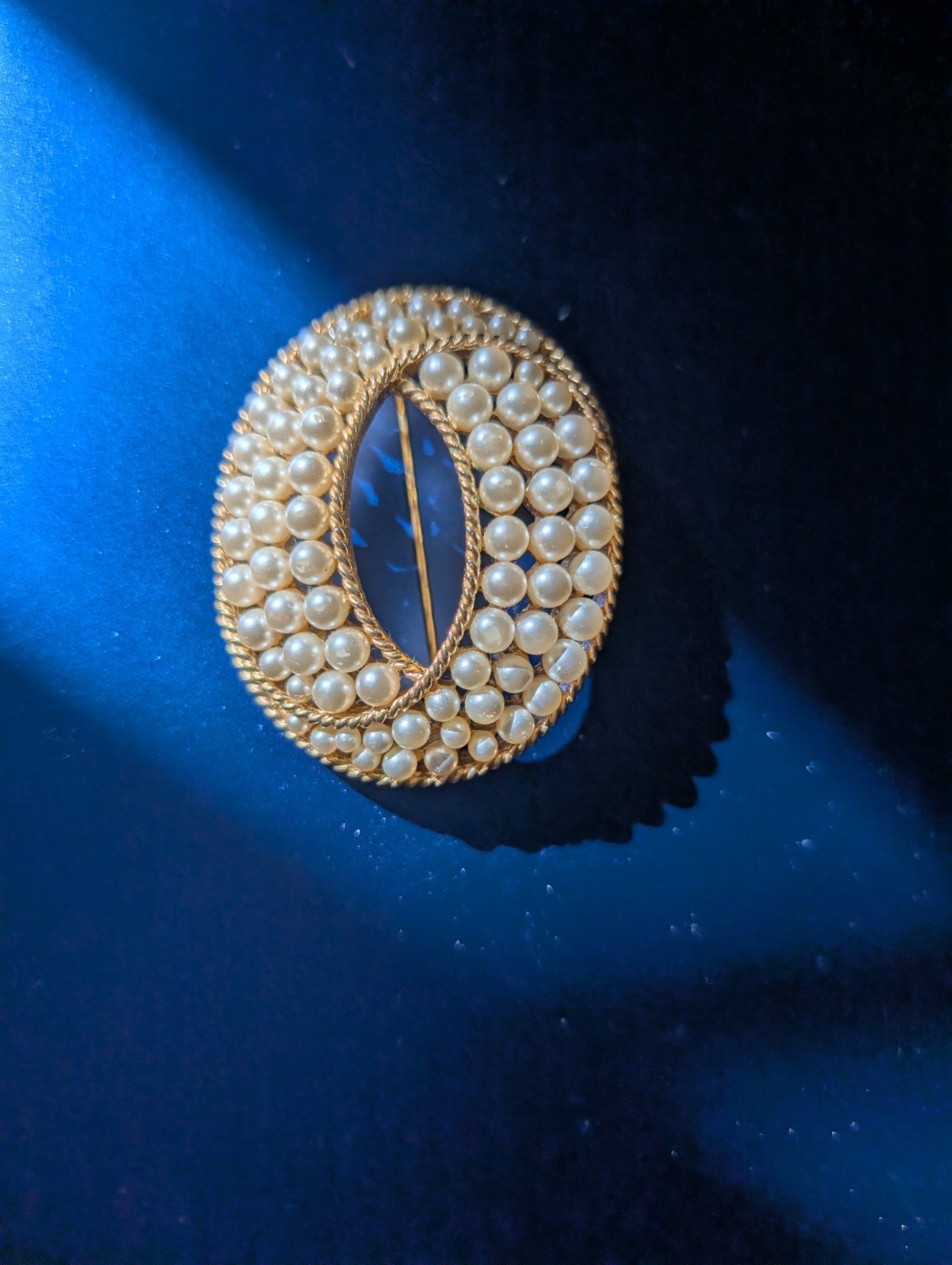 Vintage Trifari Faux Pearl & Gold Tone Brooch