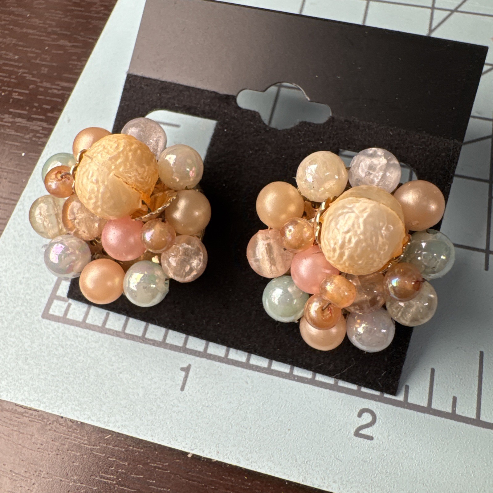 Vtg Earring Lot 8 Beaded Clip On Cluster Pearl Lucite Hong Kong Japan Marvella