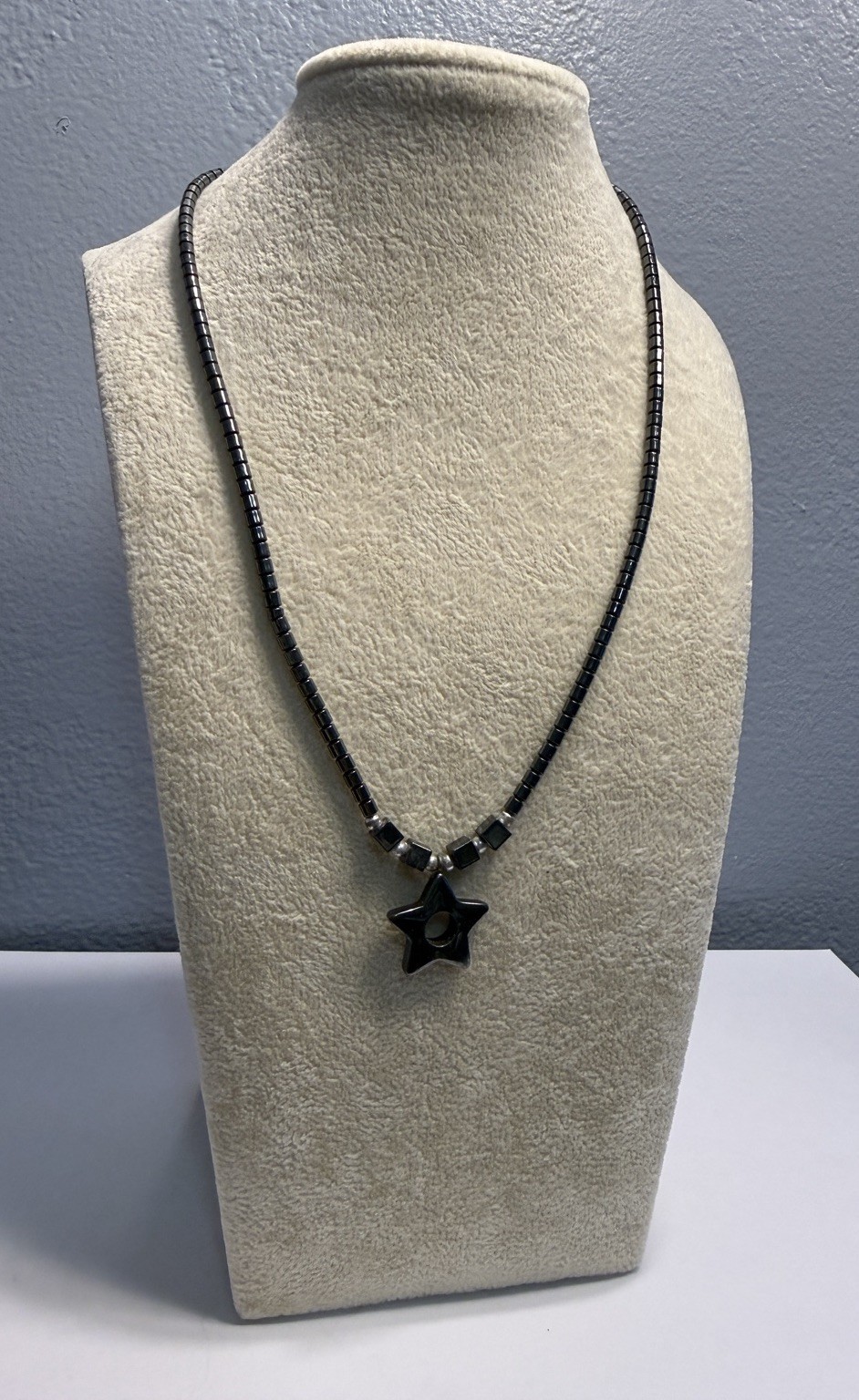Hematite Star Necklace Dark Grey Vintage 90s Twist On Clasp