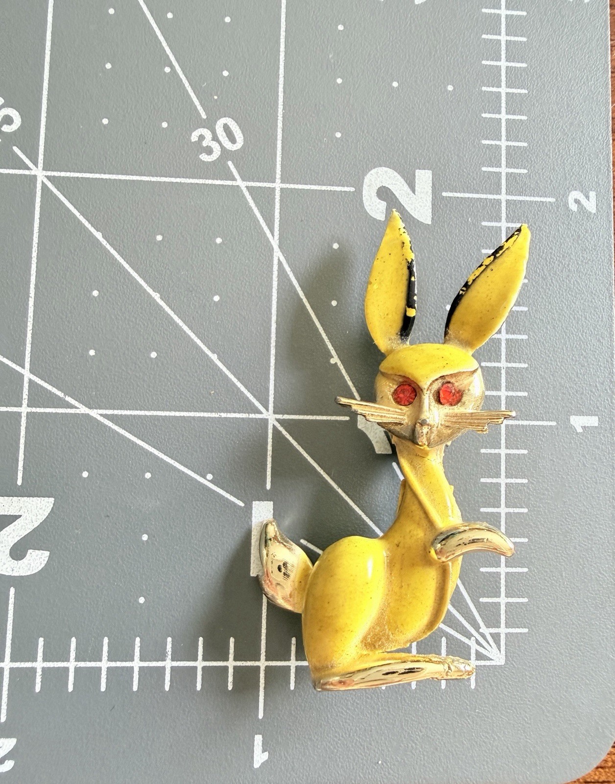 Mid Century Yellow Enamel Bunny Rabbit Brooch Red Rhinestone Eyes Whiskers Vtg
