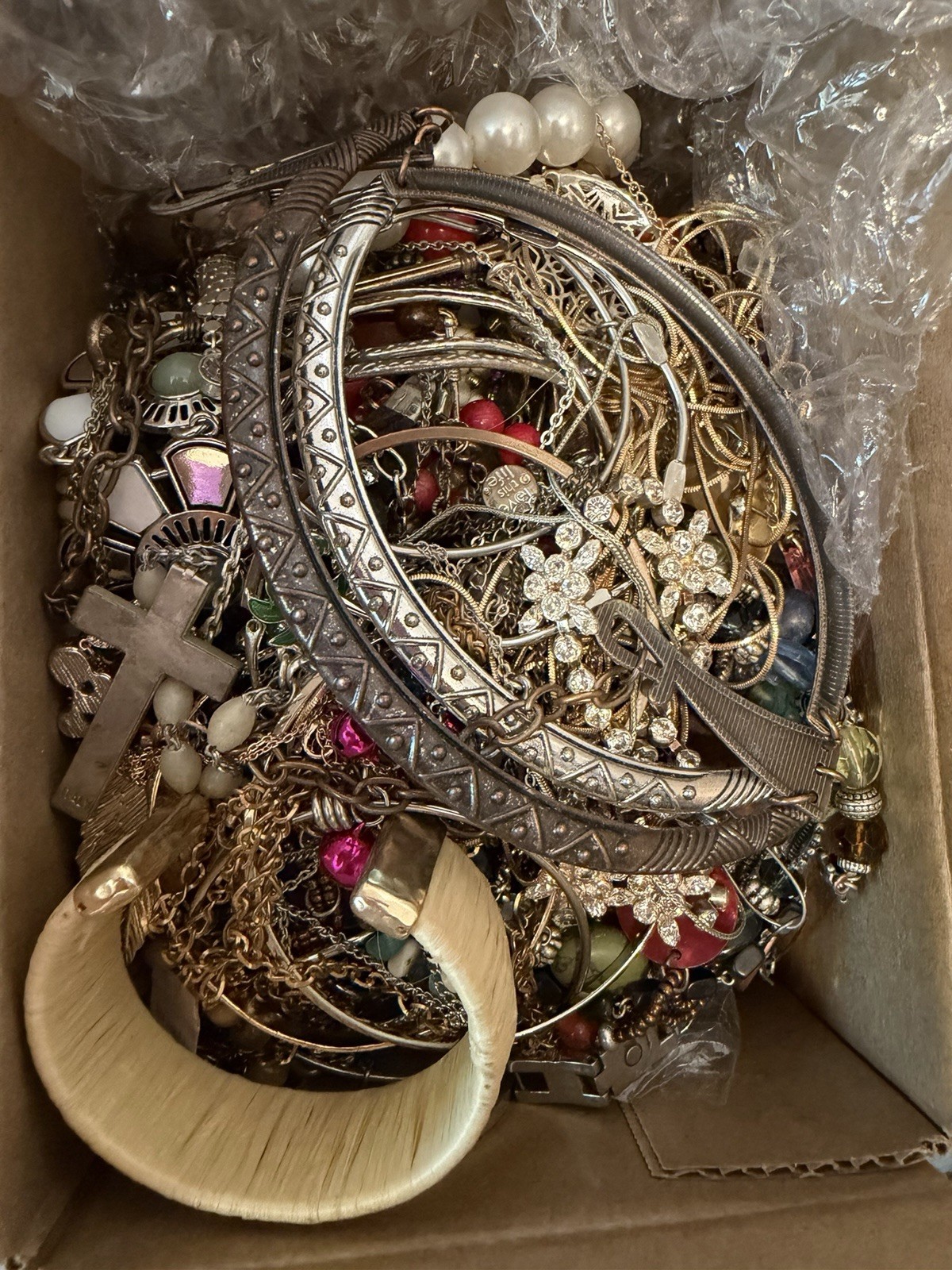 Mixed jewelry lot ideal for resale; includes some 925 pieces and one 14k earring