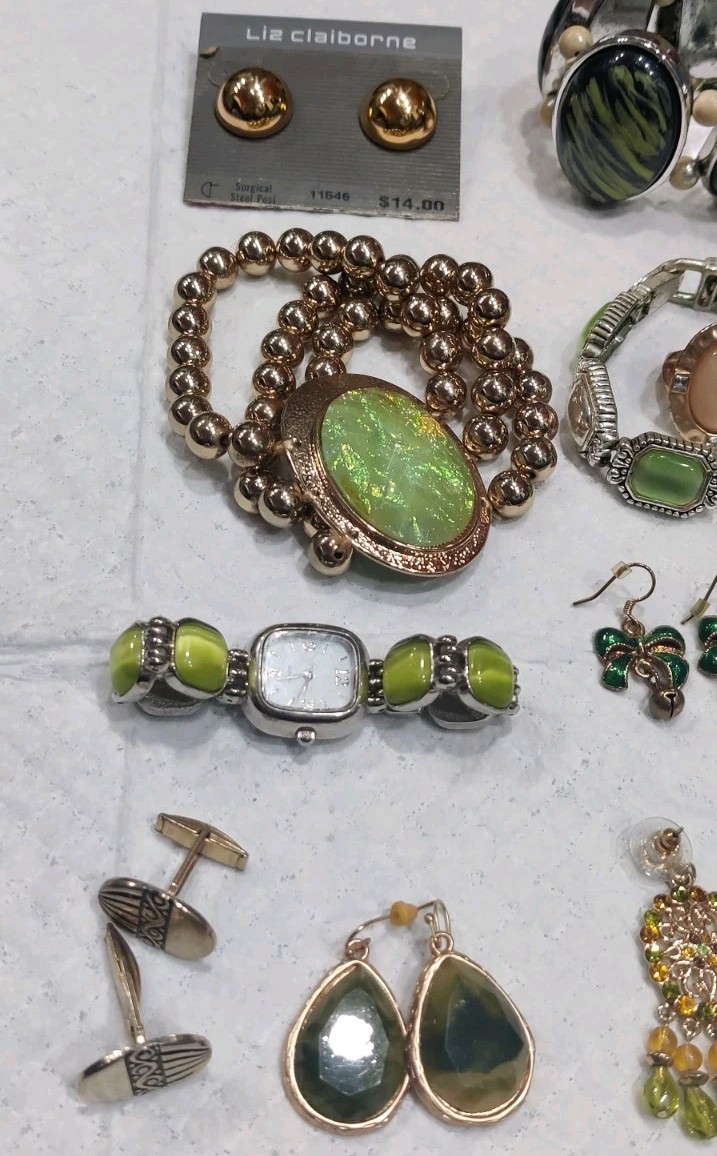 Lot Of Estate Costume Jewelry, 15 Pcs