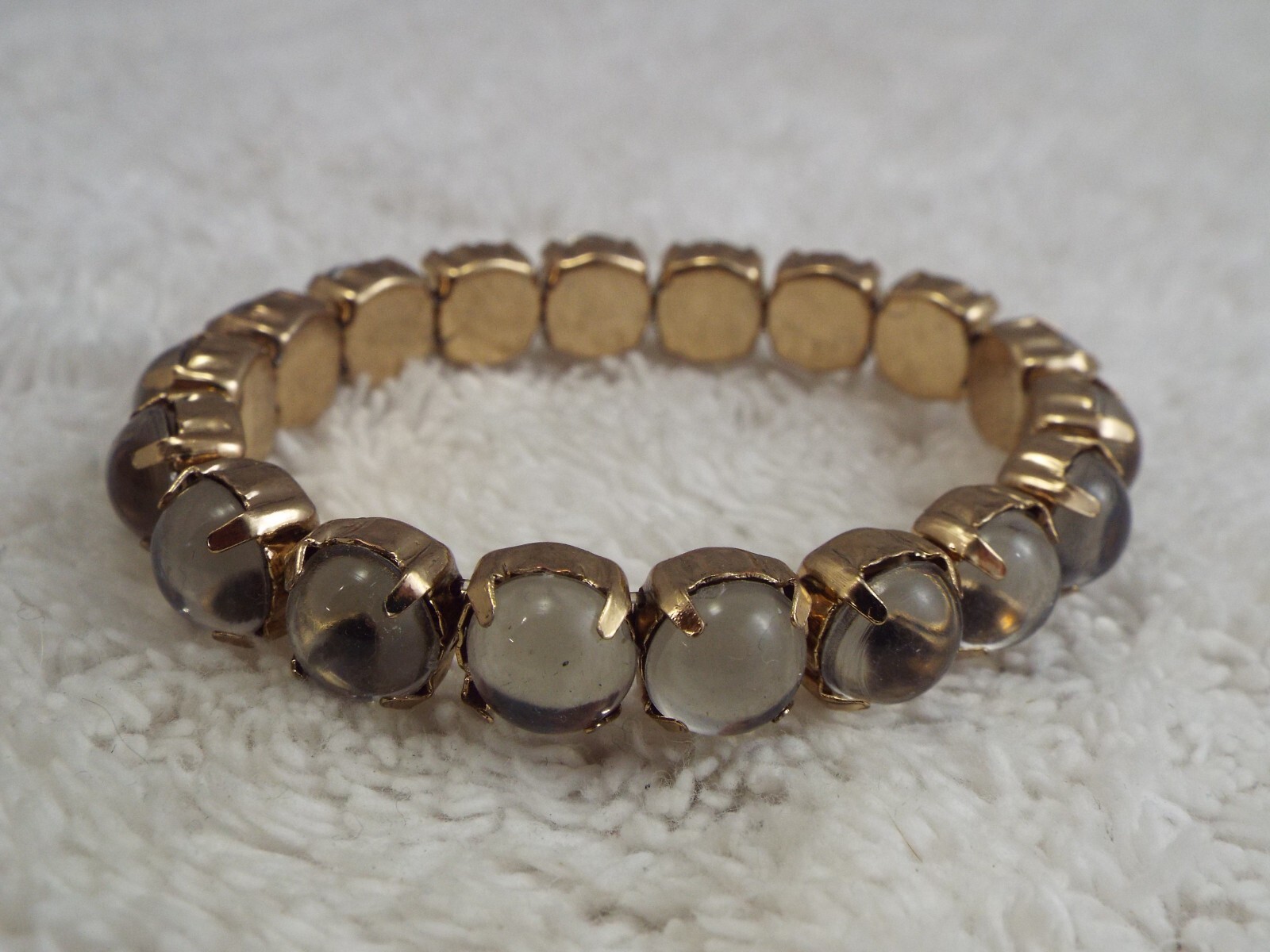 Goldtone Acrylic Bead Stretch Bracelet (C71)
