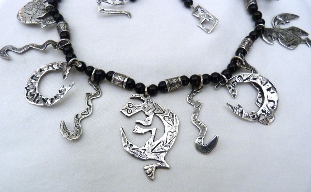 28″ LONG SOUTHWESTERN STERLING SILVER TURTLE BIRD RABBIT ONYX BEAD NECKLACE
