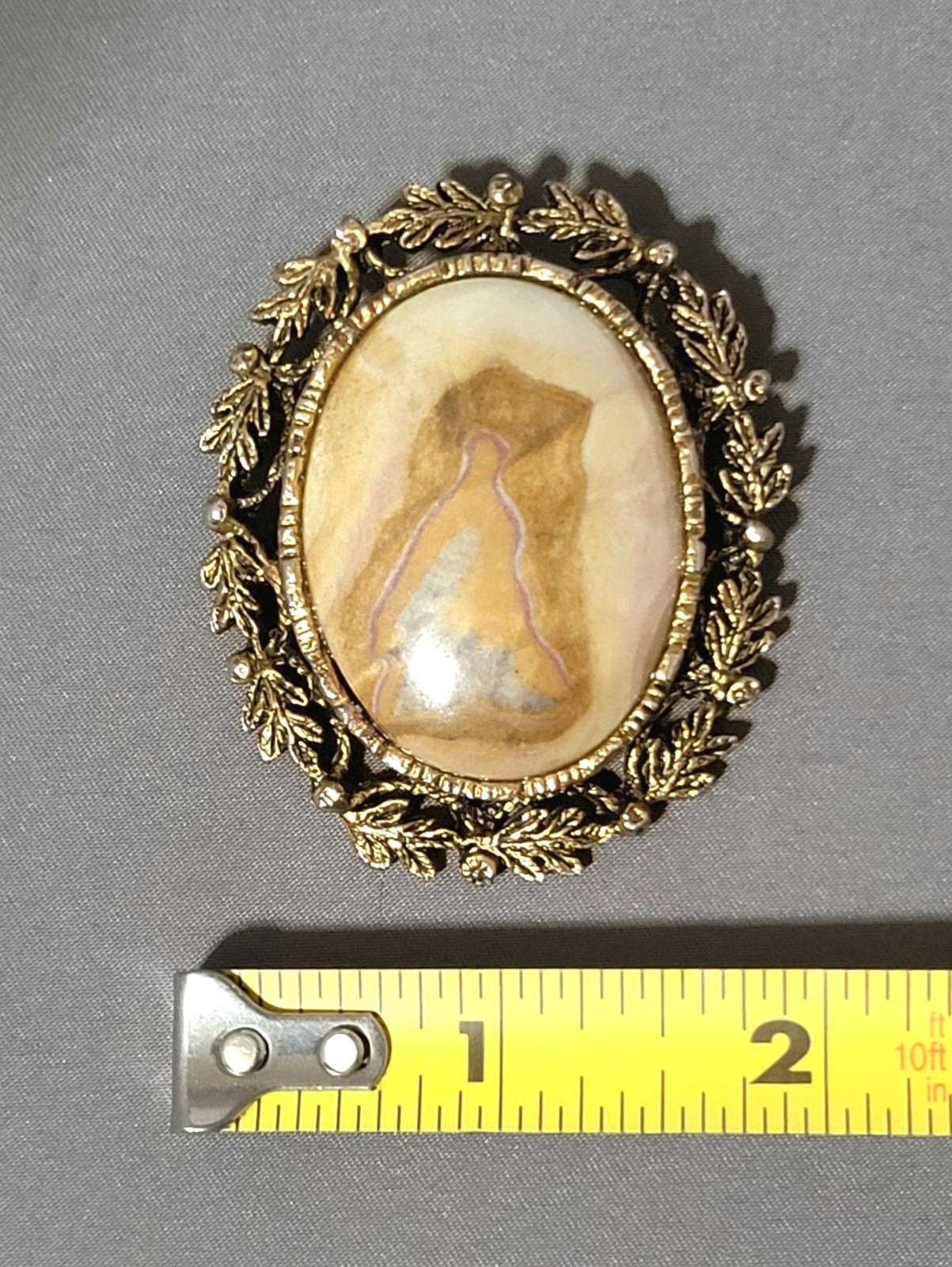 Vtg. Oval Agate Cabochon Brooch Pins Bezel Leaf Frame Silver & Gold Tone Set 2