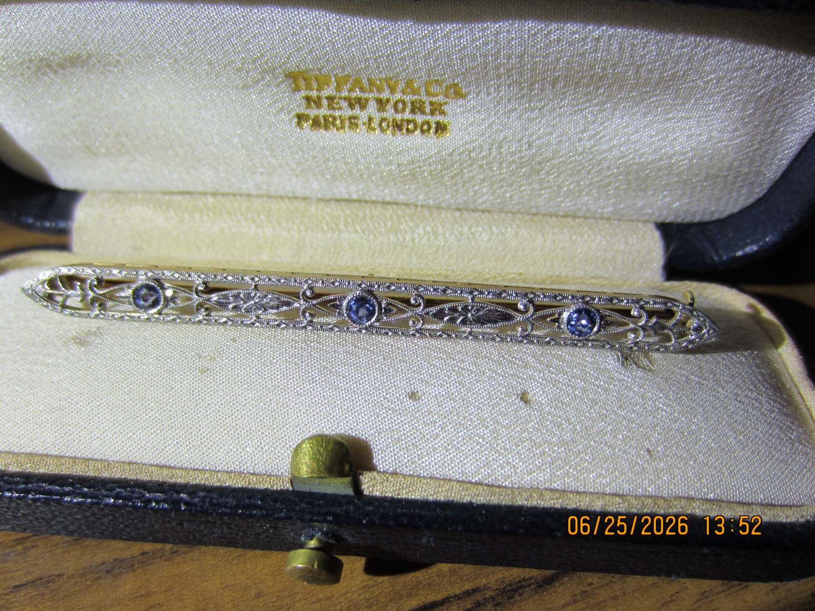 14k Gold Bar Pin Brooch With 3 Round Sapphires W Blue VTG Tiffany Box 4.5 grams