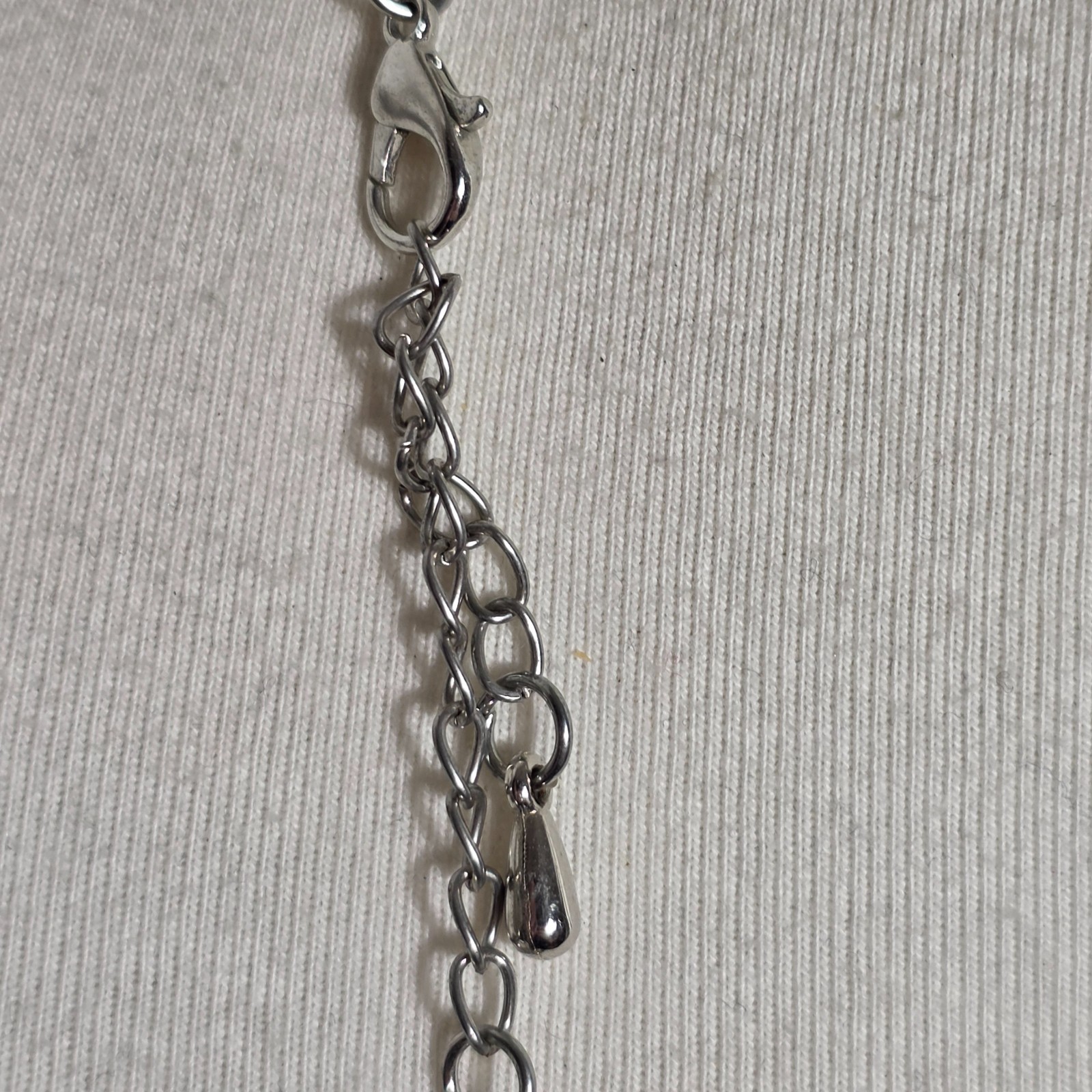 Silver-Tone Necklace Abstract Hammered Frame Pendant Red Crackle Faux Stone