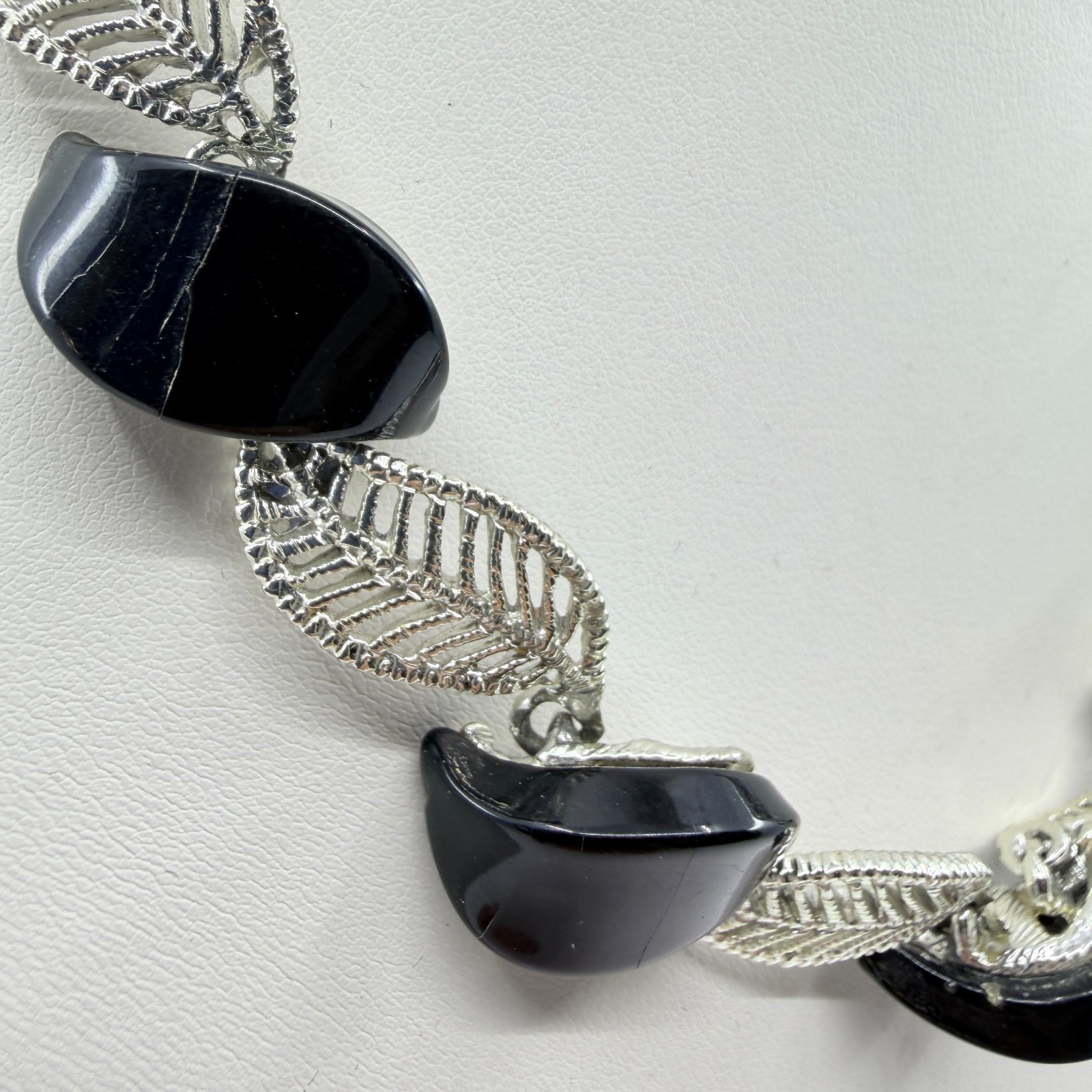 Vintage MCM Mid Century Silver Tone Filigree Leaf Black Cabochon Choker Necklace