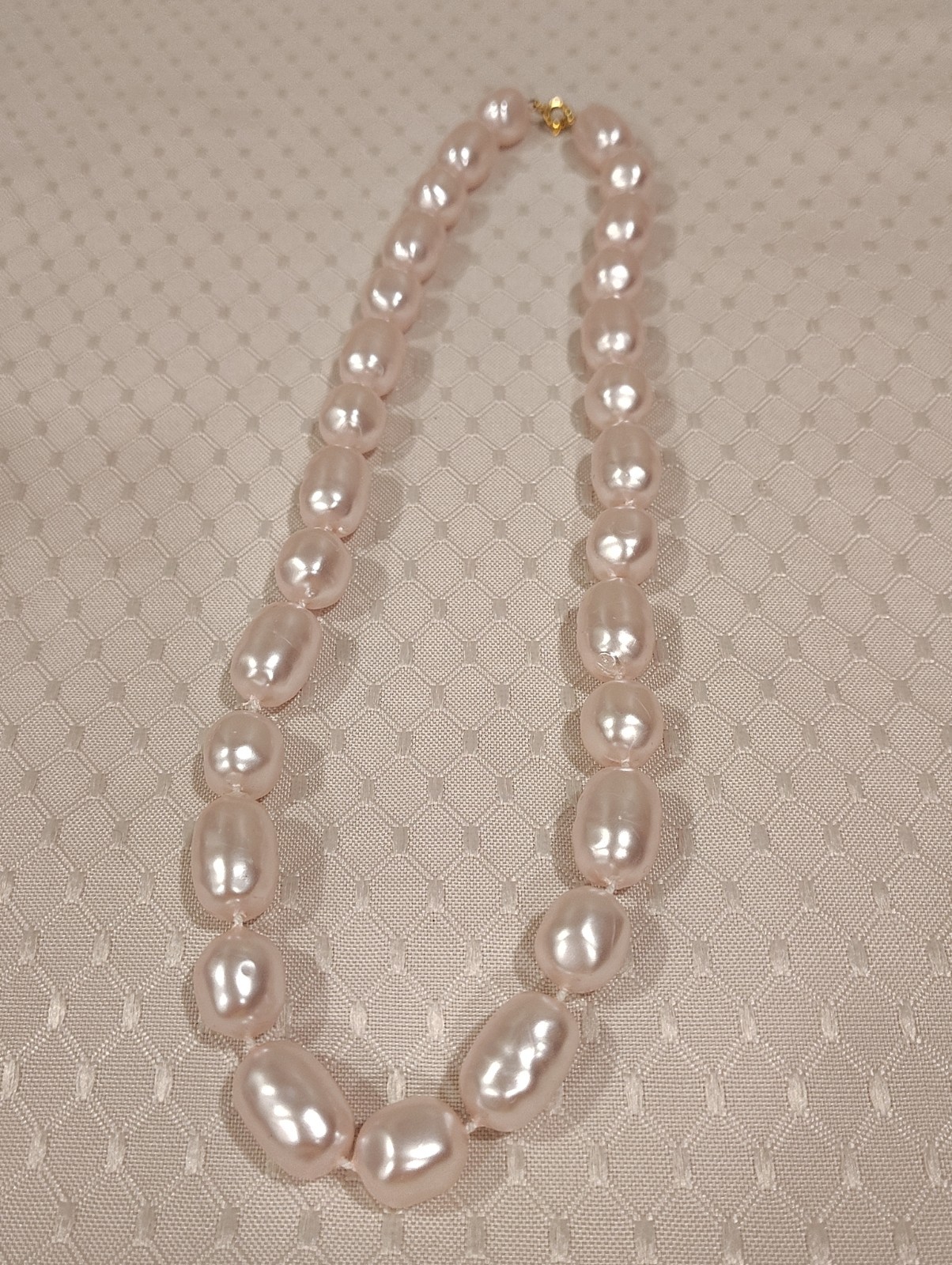 VTG Faux Baroque Pearls Different Sizes Necklace 21″ Long