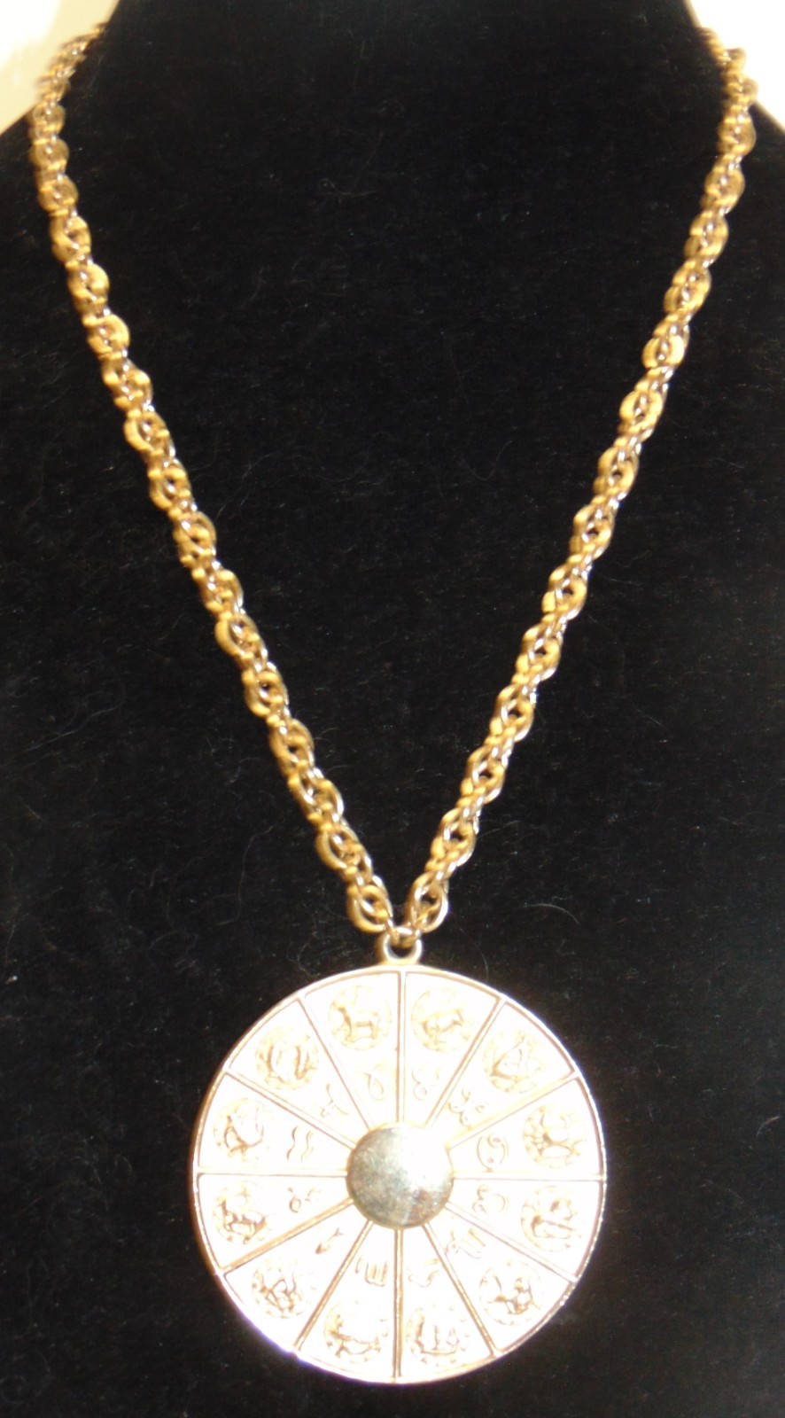 Very Attractive NAPIER {2-3/4″} Gold Tone Signs of the Zodiac Pendant Necklace