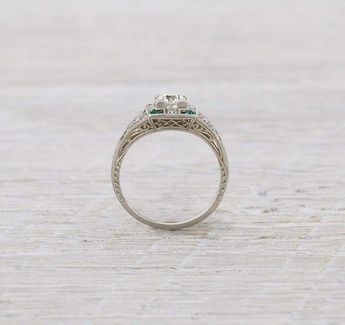 Art Deco Round Cut Lab Craeted Diamond & Emerald 925 Silver Engagement Gift Ring