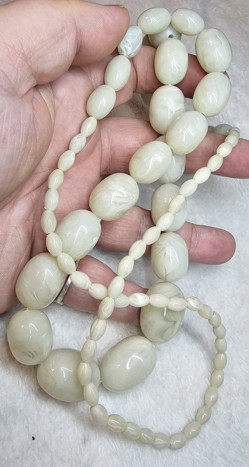 Vintage Marbled Lucite Necklace Ivory Swirl Beads Mid Century Lightweight