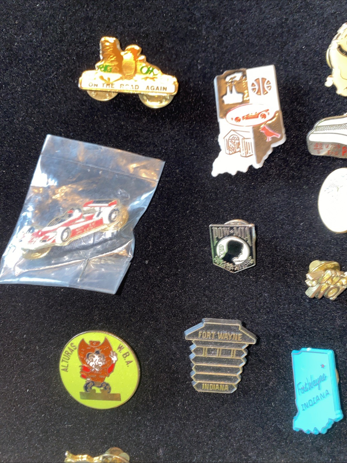 Lot Of 22 Vintage Random Lapel Pins Brooch Indiana Pow*Mia Horse Cow Flower