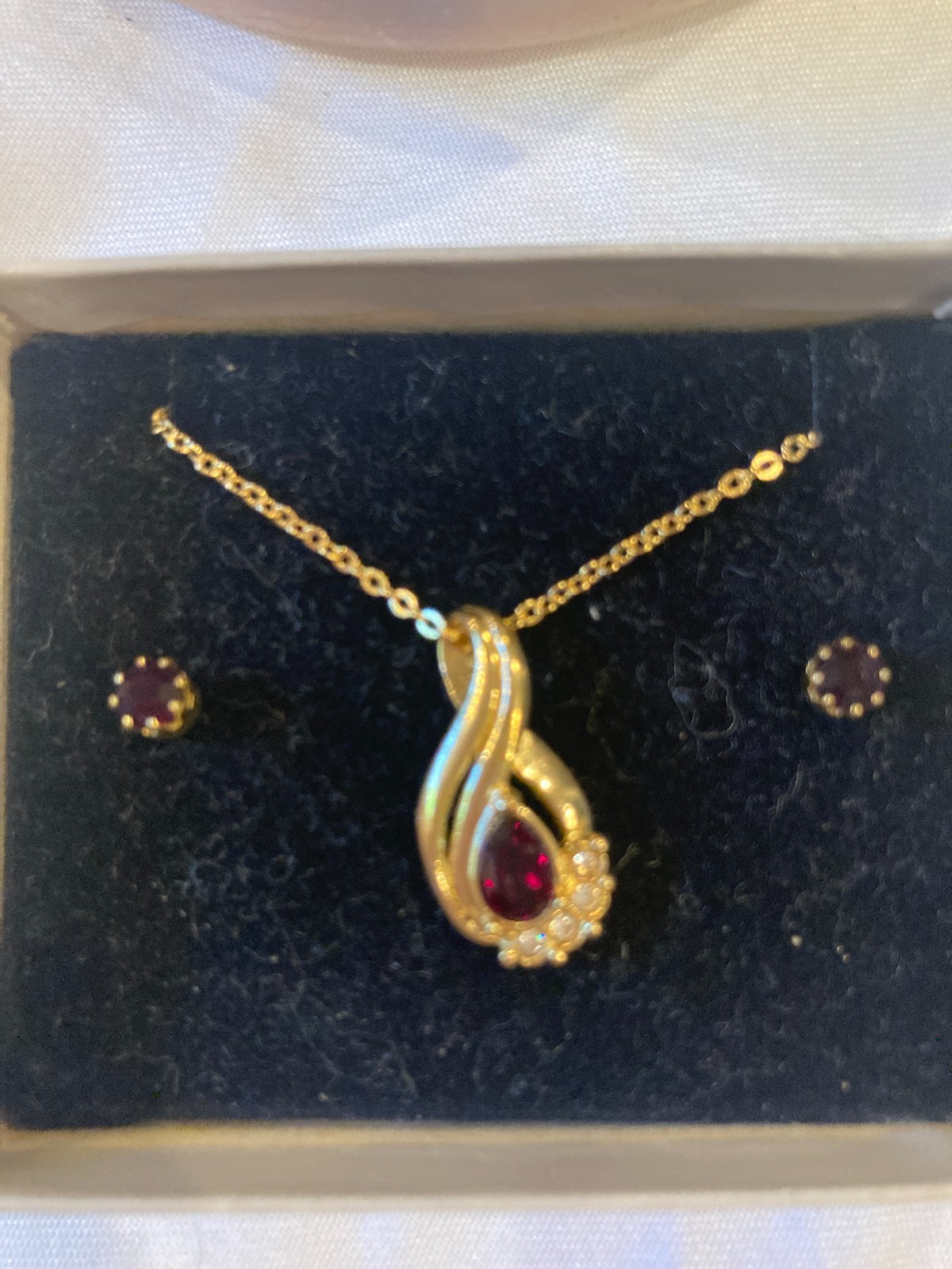 Vintage Avon Simulated Garnet Necklace and Earring Set Teardrop-Shaped Pendant