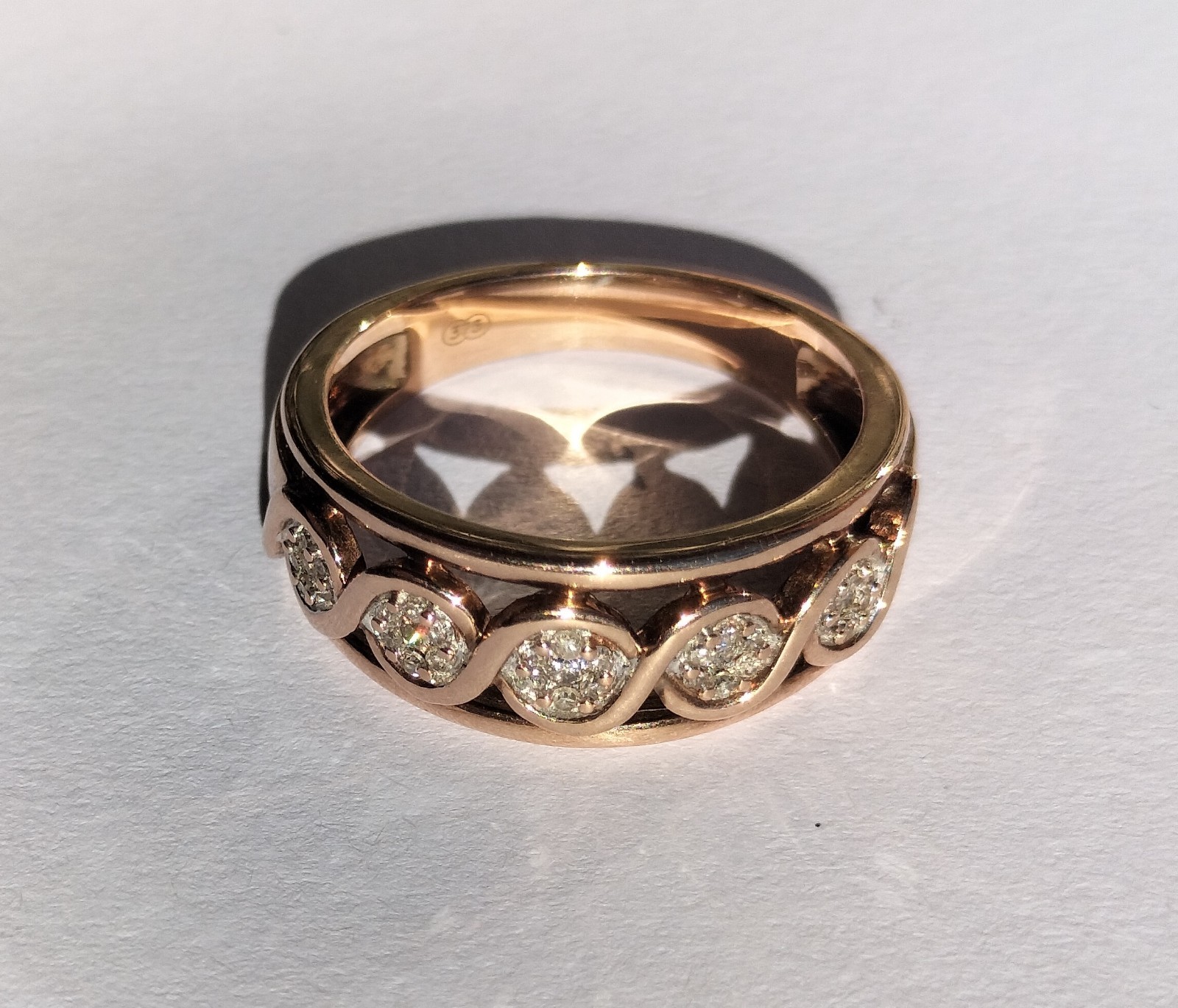Vintage Handmade Rose Gold Ring with 35x Pavé Set Diamonds, Size O (17.35mm) 4g
