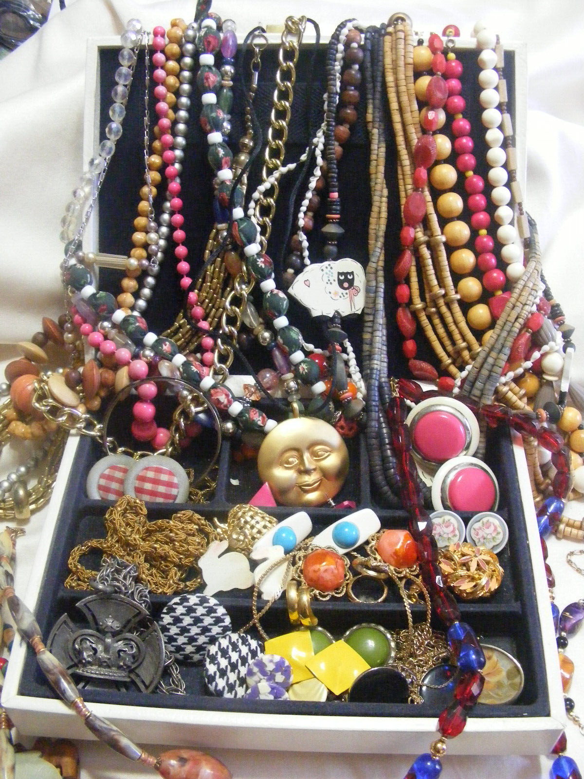 Vintage Jewelry Lot 9+ Pounds 100+ Pieces 50+ Necklaces Bracelets Earrings #E