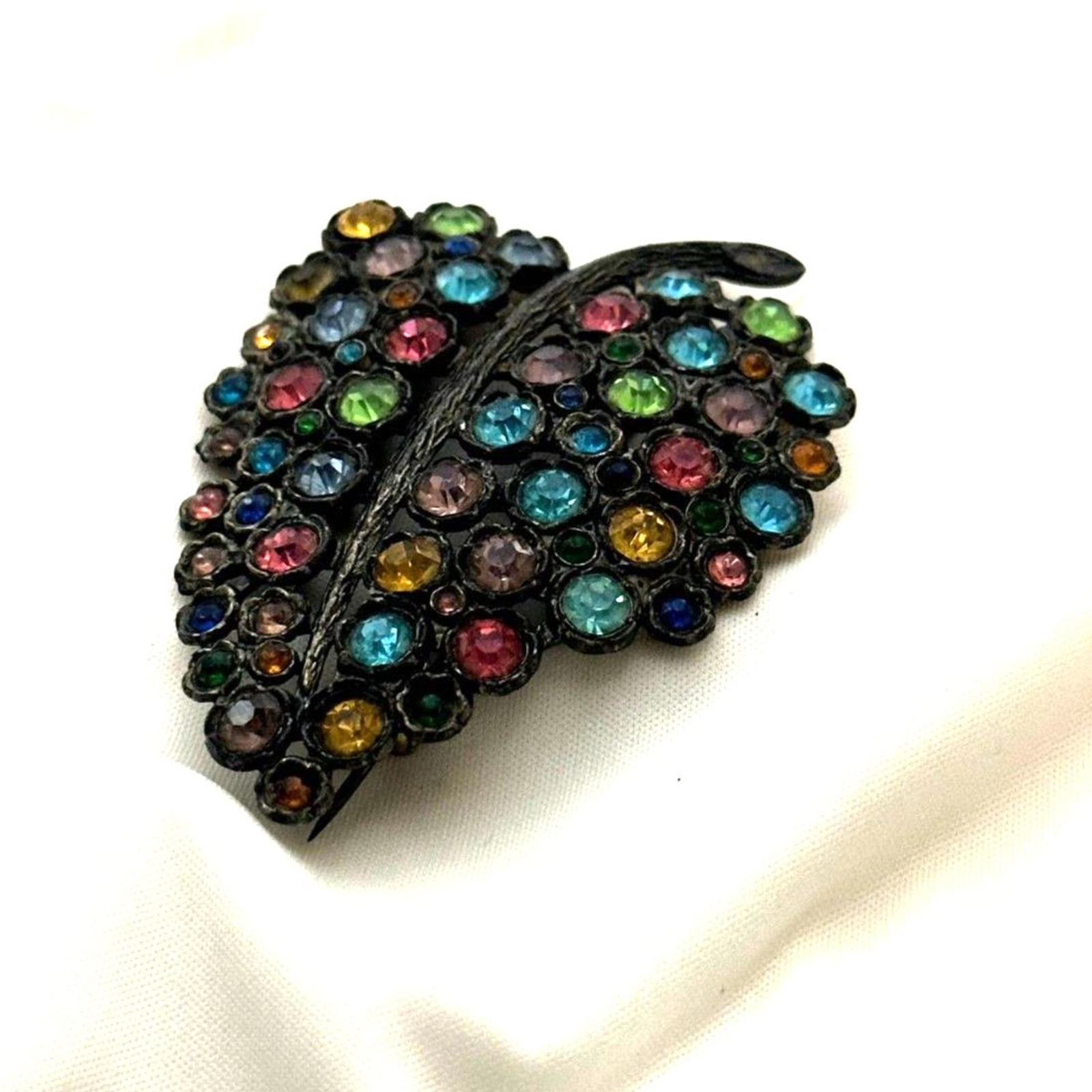 Little Nemo Leaf Brooch L/N Signed Colorful Rhinestone Pot Metal