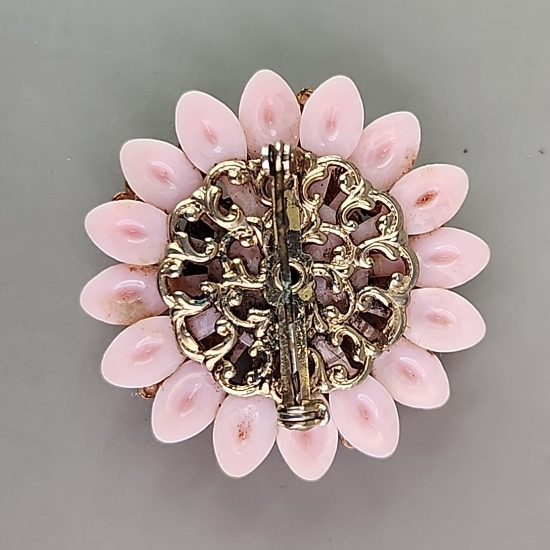 Vintage Flower Brooch Pink Acrylic Rhinestone Gold Tone Layers 1.5″