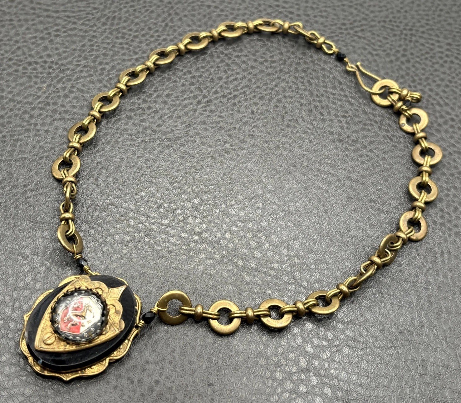 Vintage Heraldic Lion Cameo Chunky Victorian Revival Pendant Chain Necklace 19”