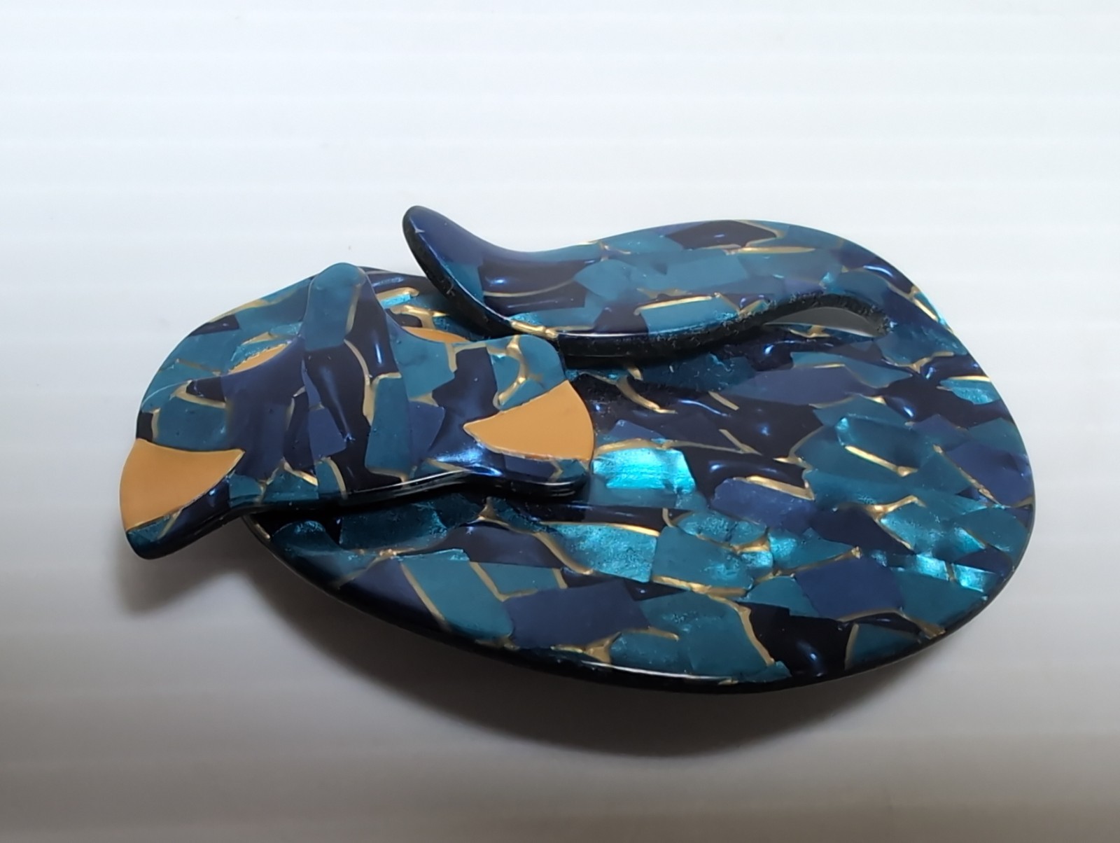 LEA STEIN Paris GOMINA Sleeping Cat Brooch Vintage Blue Gold Mosaic Acetate Pin