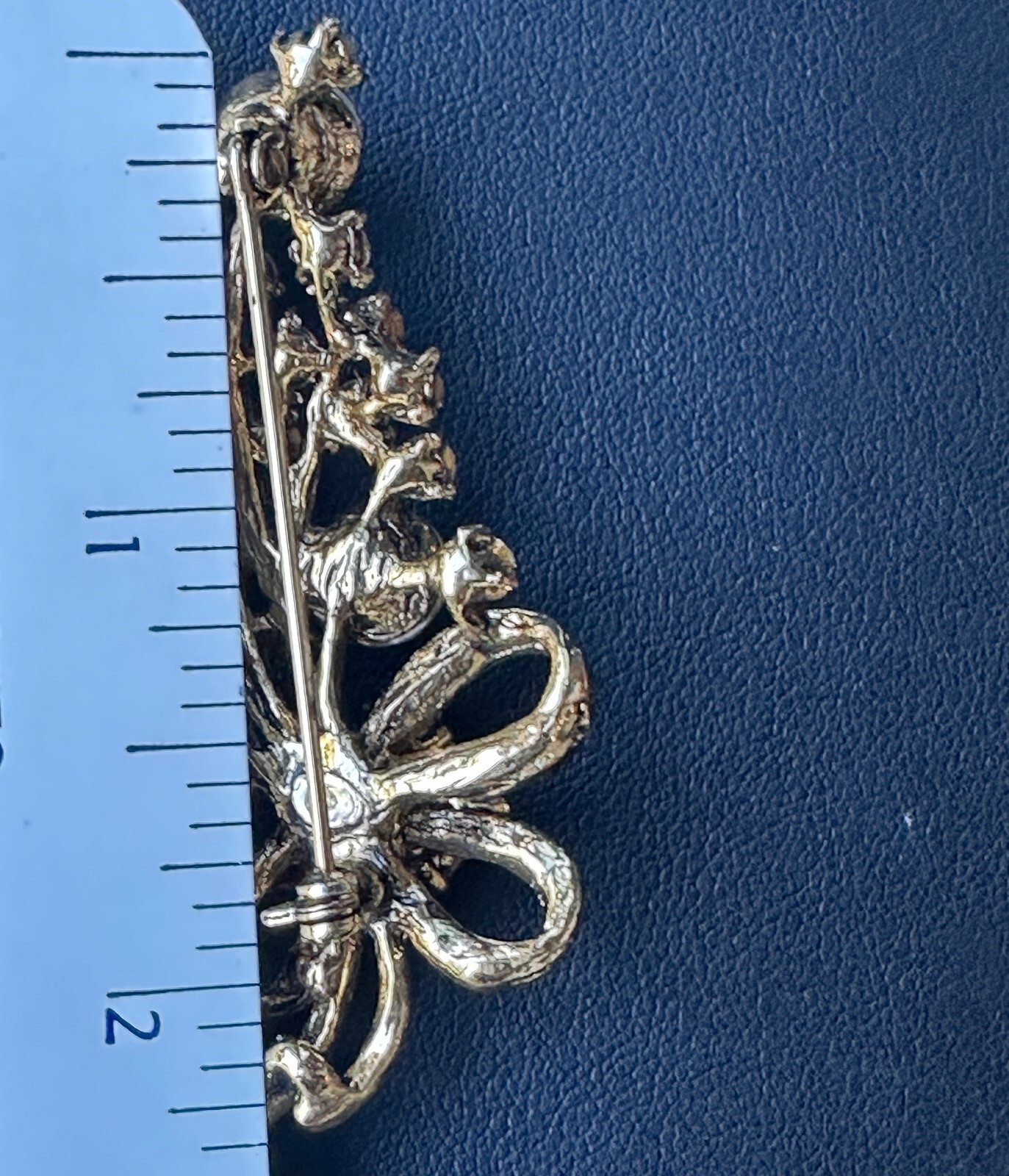 Artisan MCM Brooch Pin 2.25 Inch Flower Bouquet Ribbon Black AB Rhinestones Gold