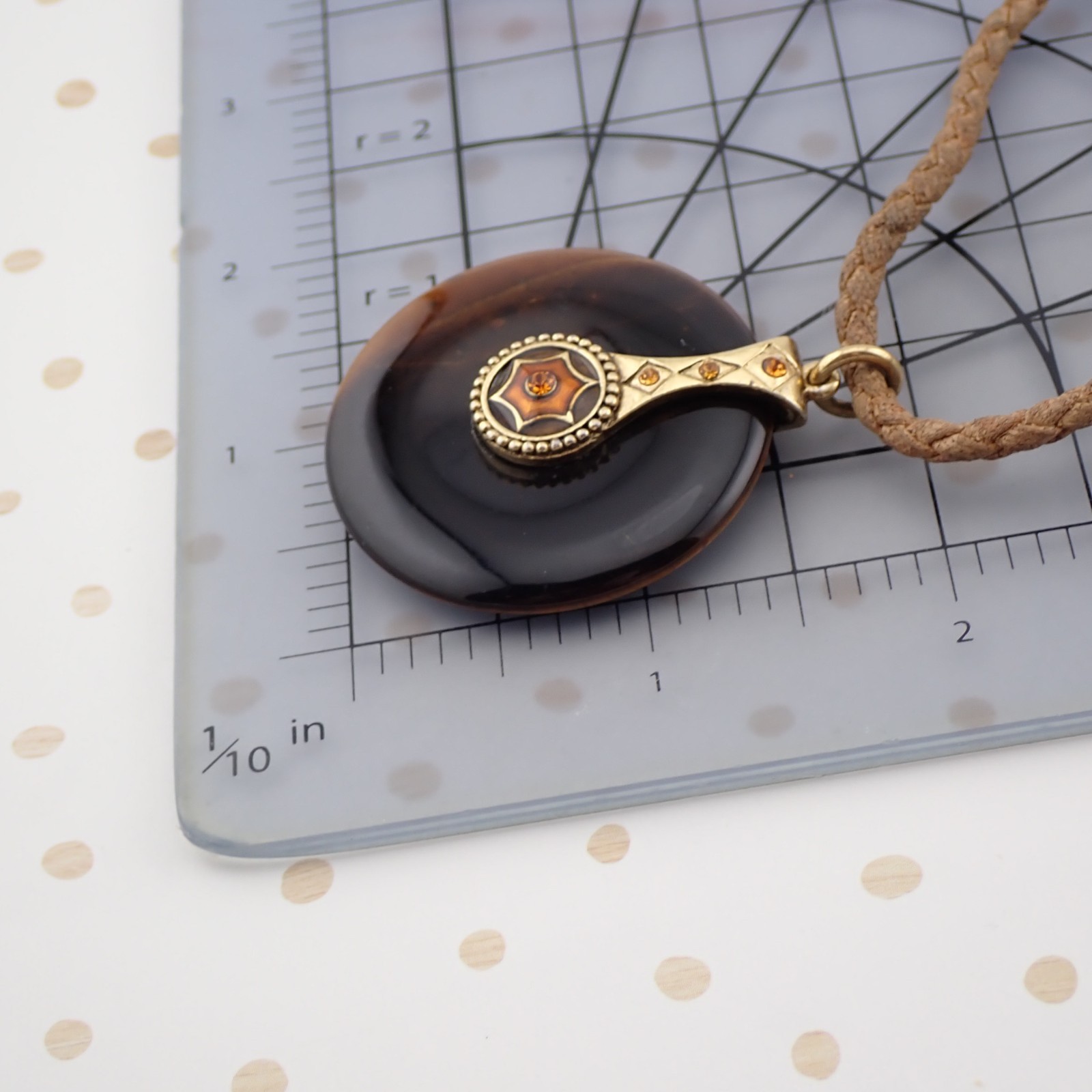 Vintage Joan Rivers Brown Art Glass Circle Rhinestone 18″ Pendant Necklace