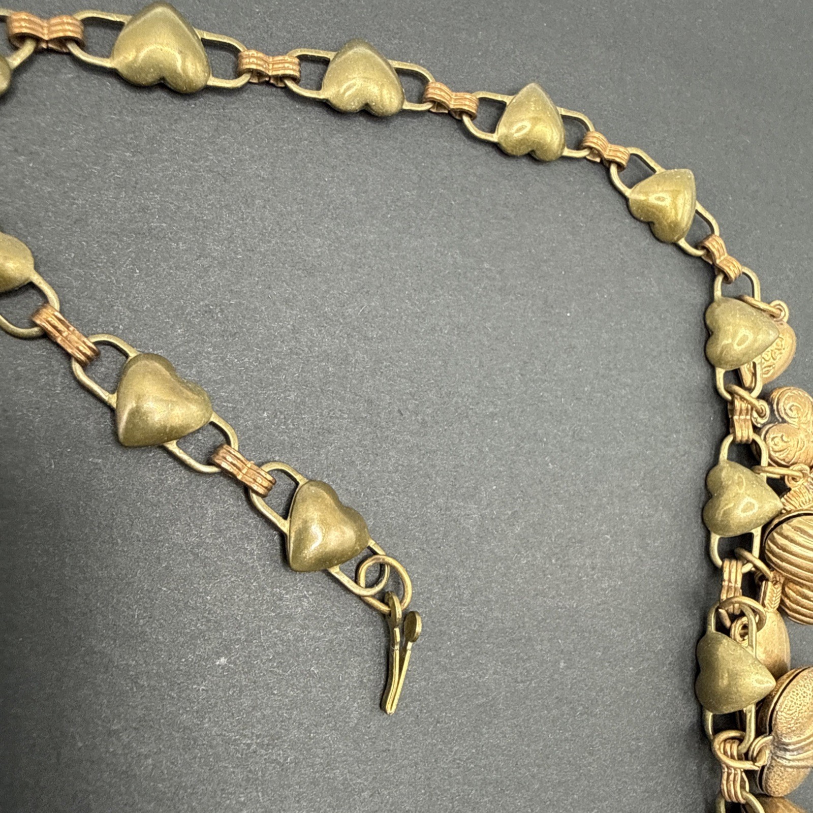 Pididdley Links Signed Loaded Heart Charm Necklace Gold Tone 24” C81