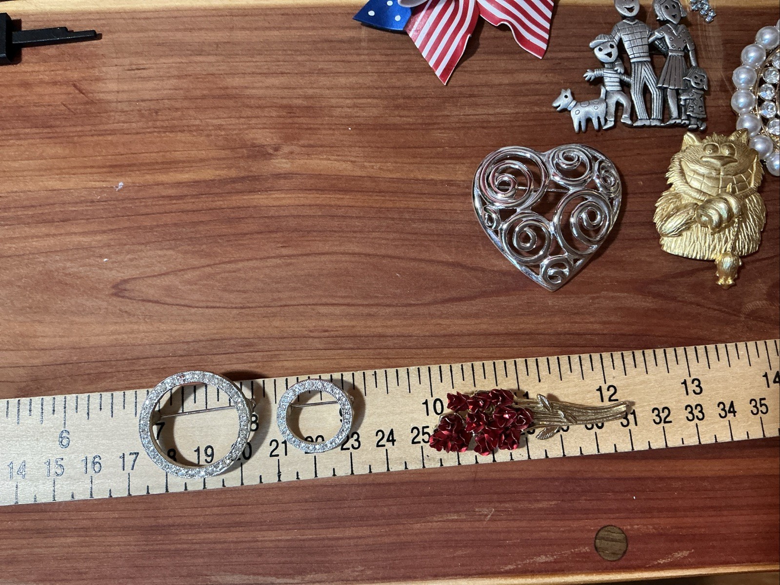 Vtg Jewelry Lot Of 10 JJ DM & Unsigned Mixed Metals Brooches Color Stones
