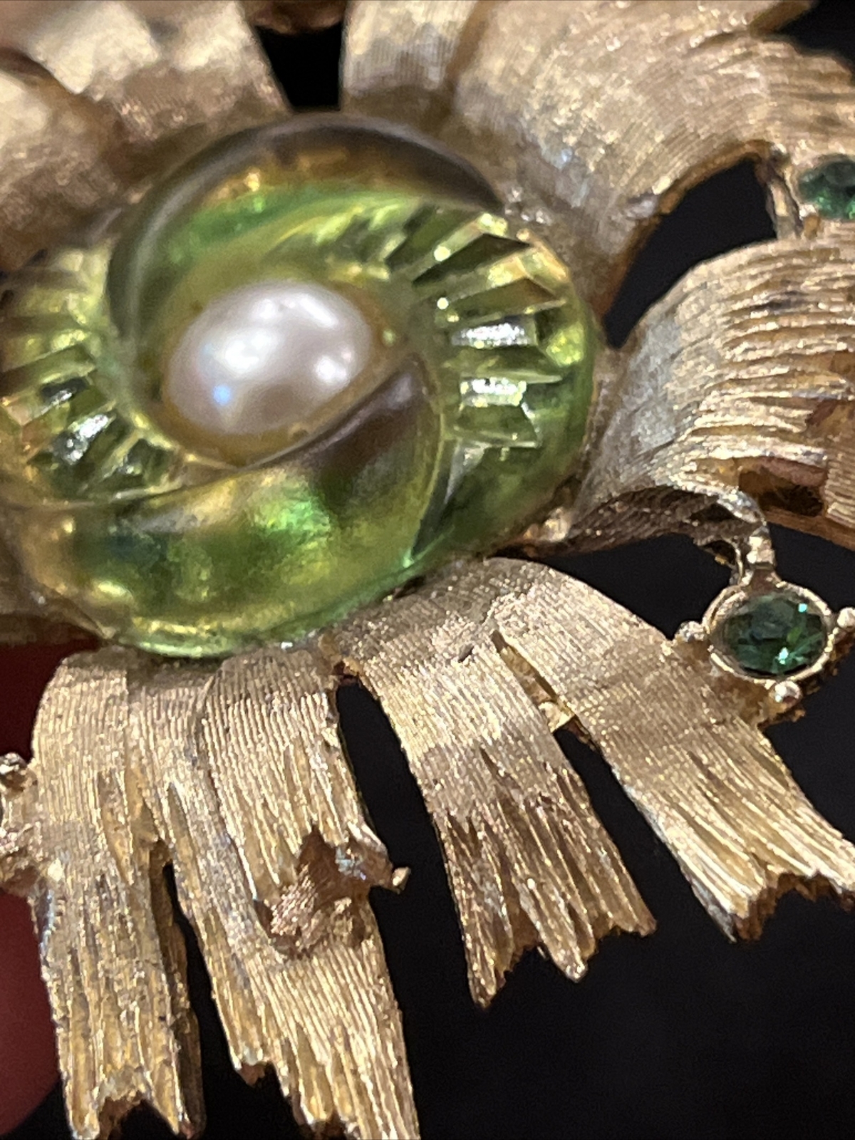 Rare Vintage EDLEE Green Art Glass Pearl Rhinestone Chunky Gold Tone Brooch 1947