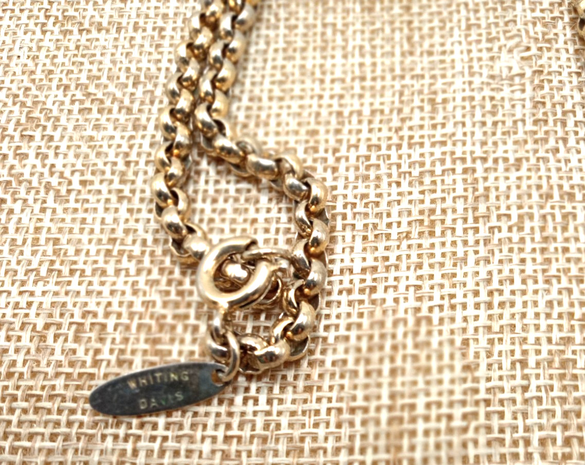 Vtg Whiting and Davis Gold Tone Green Glass Pendant on 21 In Rolo Chain Necklace