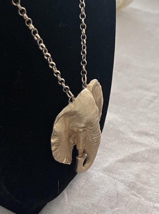 Vintage Signed Napier Large Gold Elephant Head Pendant Chain Link 24” Necklace