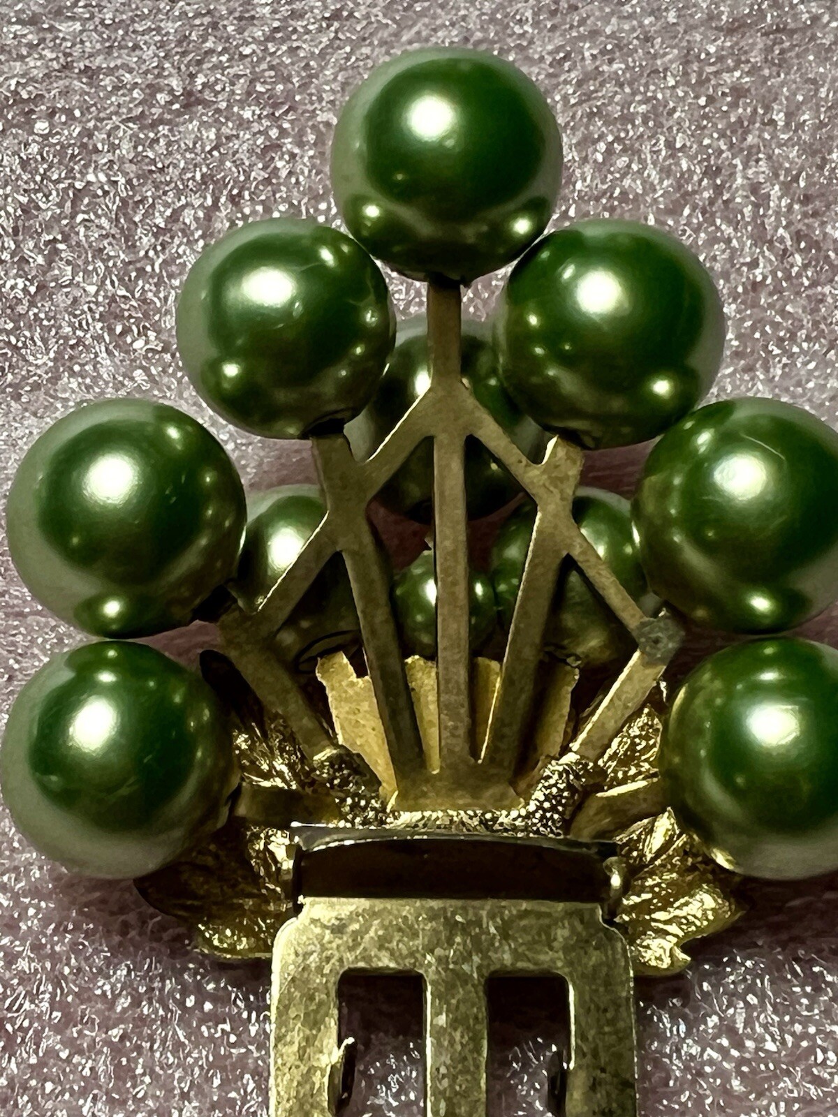 Vintage 1930 Art Deco Coat/Dress Brooch/pin Faux Green Pearls/grapes.