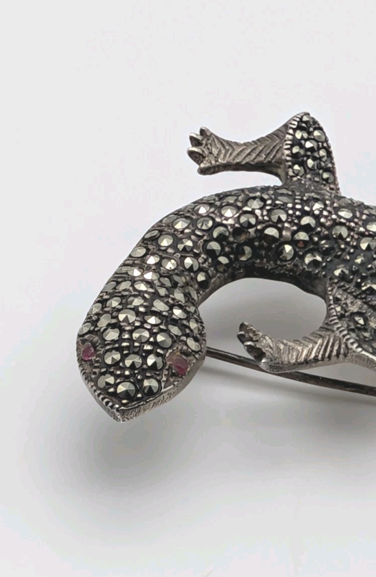5½” Long Vintage Sterling Silver Marcasite Lizard Gecko Red Eyes Pin Brooch 30g
