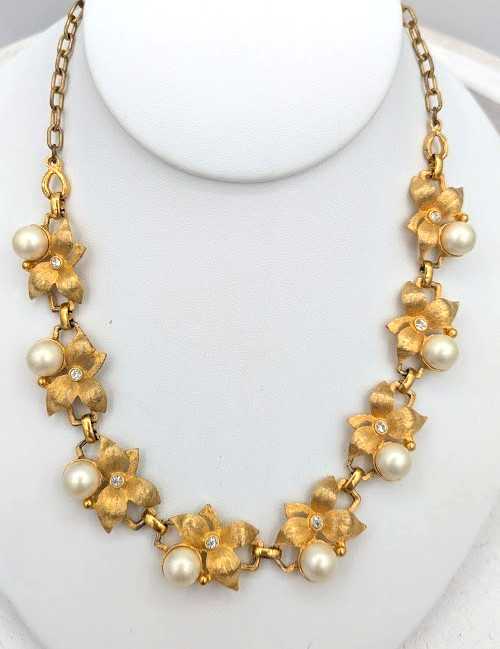 Vintage JUDY-LEE Floral Necklace Glass Pearls Rhinestones Gold Tone Adjustable