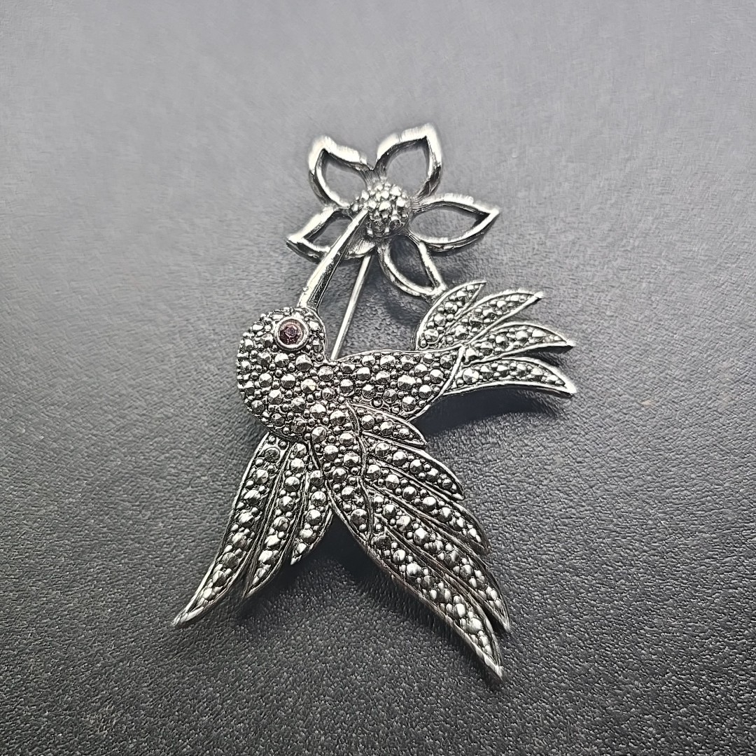 Avon Hummingbird Brooch Silvertone Metal Pin Marcasites Vtg 2.5″ Bird