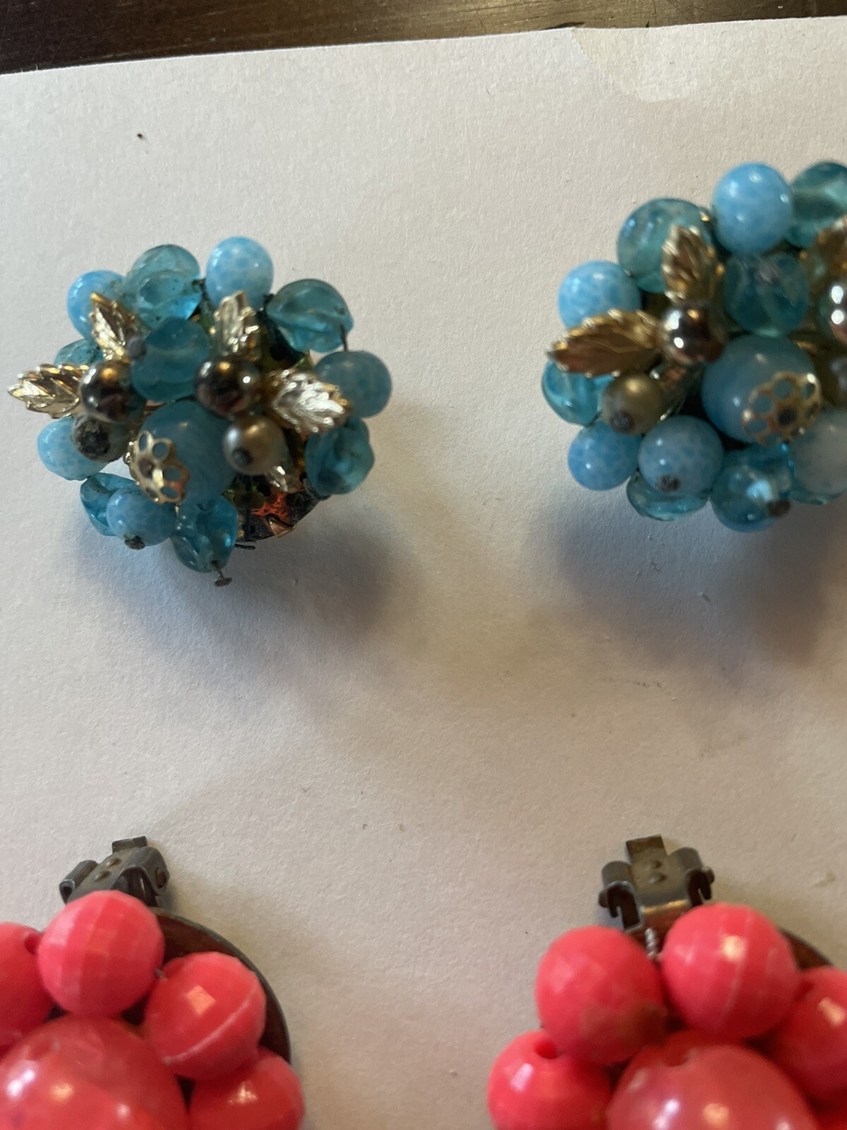 3 pair Vintage Tropical Island Multi Color Art Beach Clip Earrings. Rare Ref #17