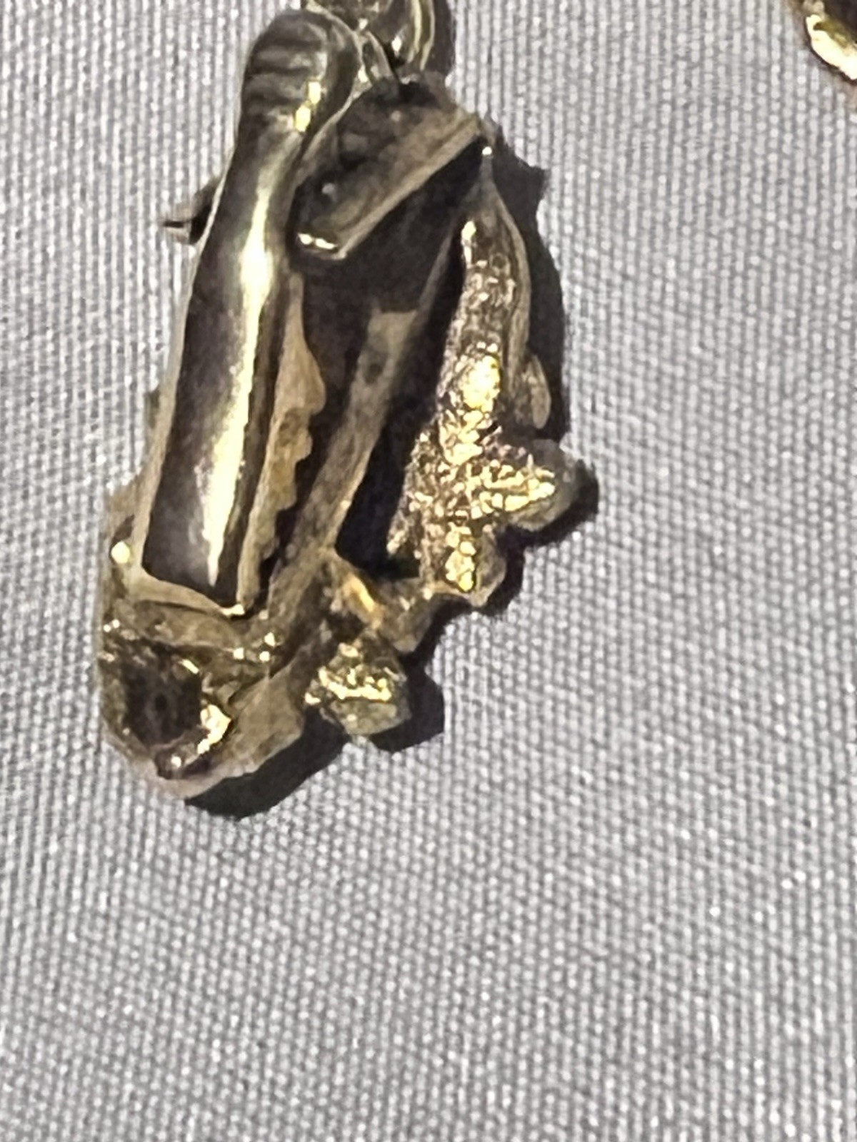 Vintage Gold Tone Sweater Clip w/chain Flower Shape Floral