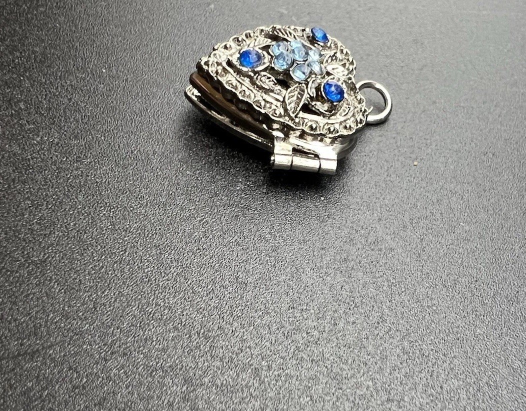 Vtg Heart Shaped Silver Tone Photo Locket Pendant Blue RhineStones Floral Charm