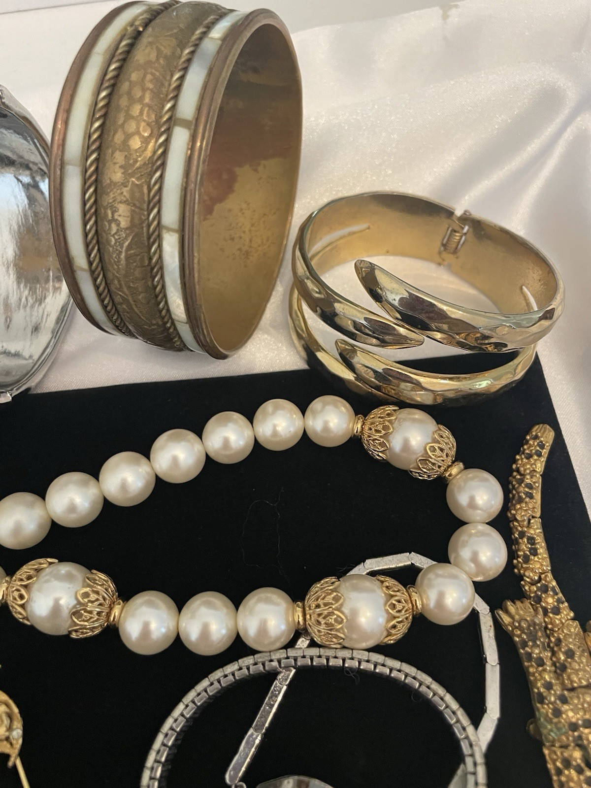 Junk Jewelry FOR CRAFTS WEAR PICS 1 & 2 Necklaces Watches Brooch Some SIGNED #3