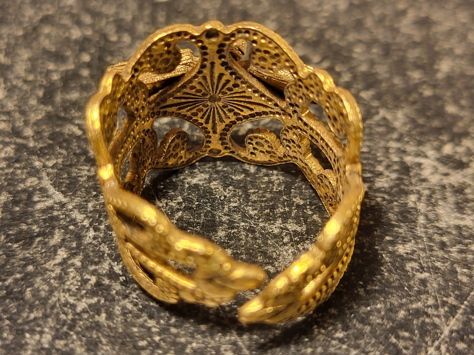 Vtg Fillagree Eagle Cigar Band Gold Tone Cuff Ring Patriotic Red White Blue